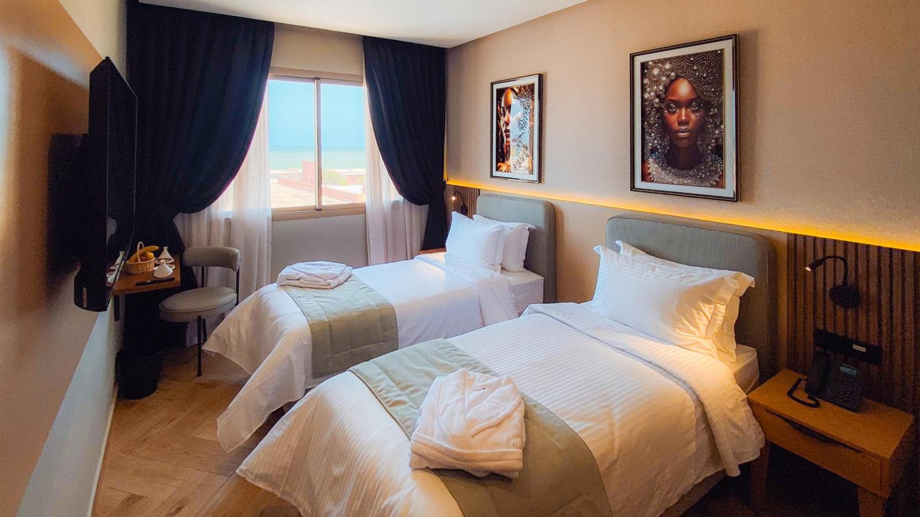Deluxe Room with Sea View - Photo 6