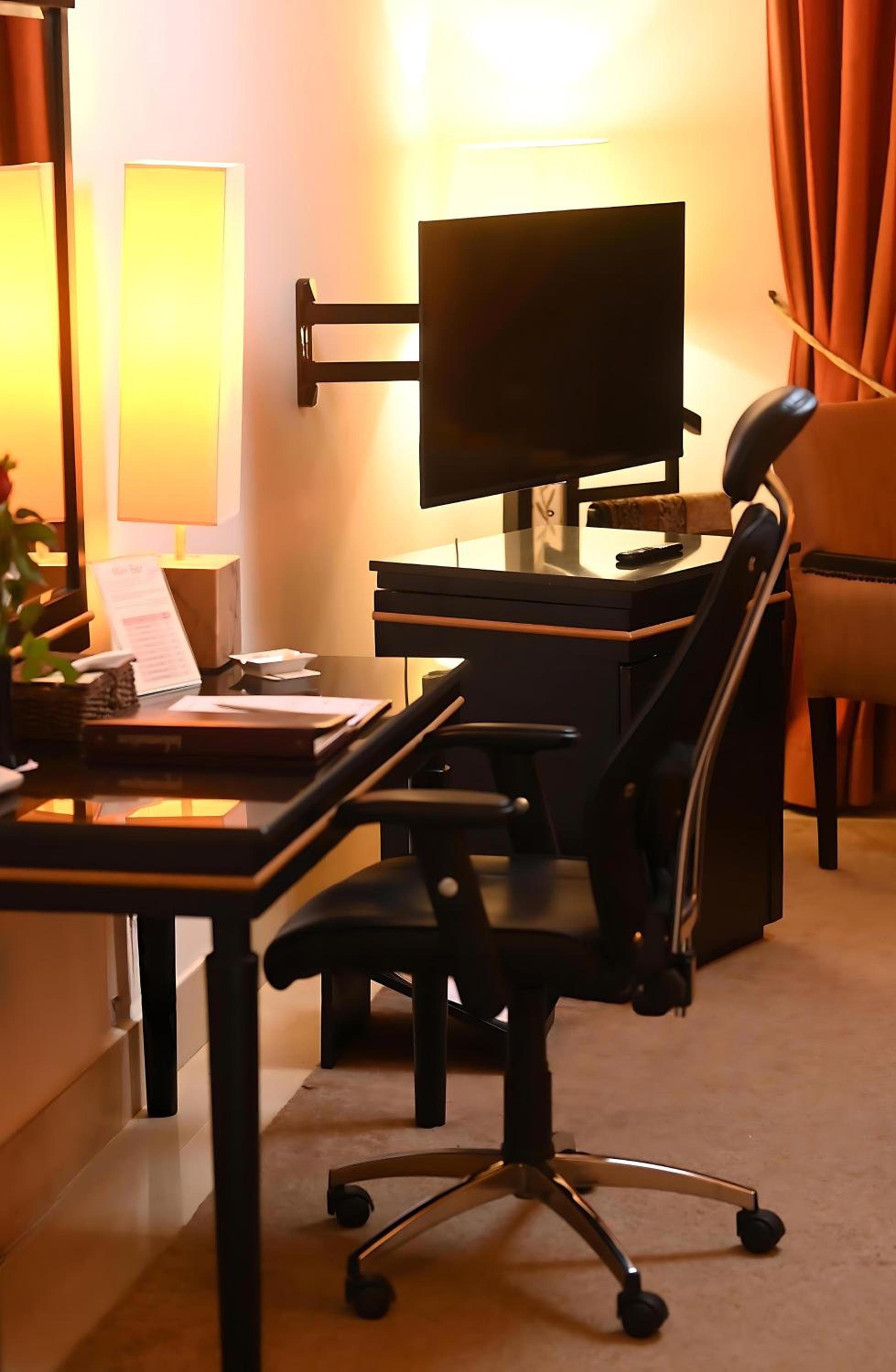 Standard King Room photo 3