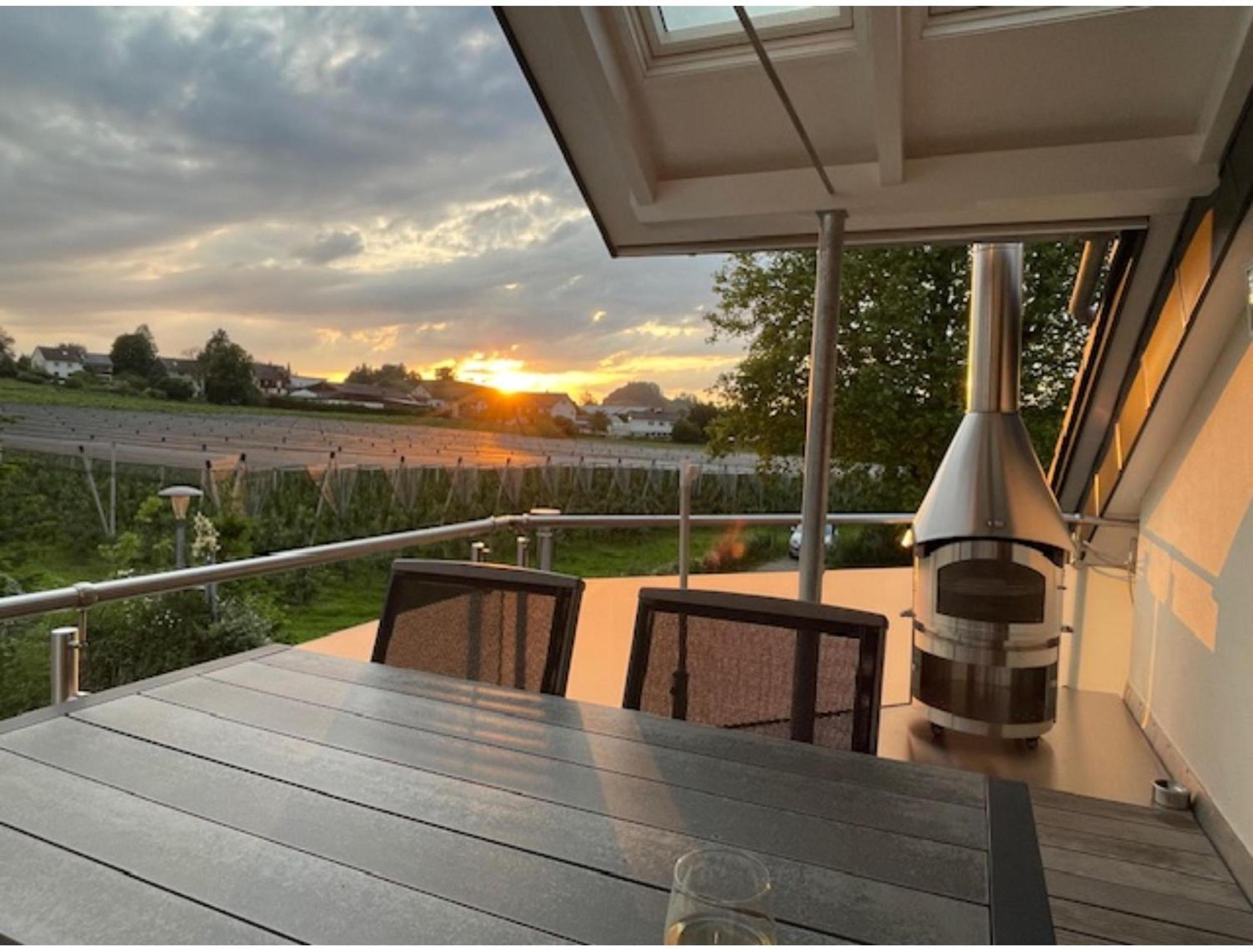 Two-Bedroom Deluxe Apartment with Garden View photo 2