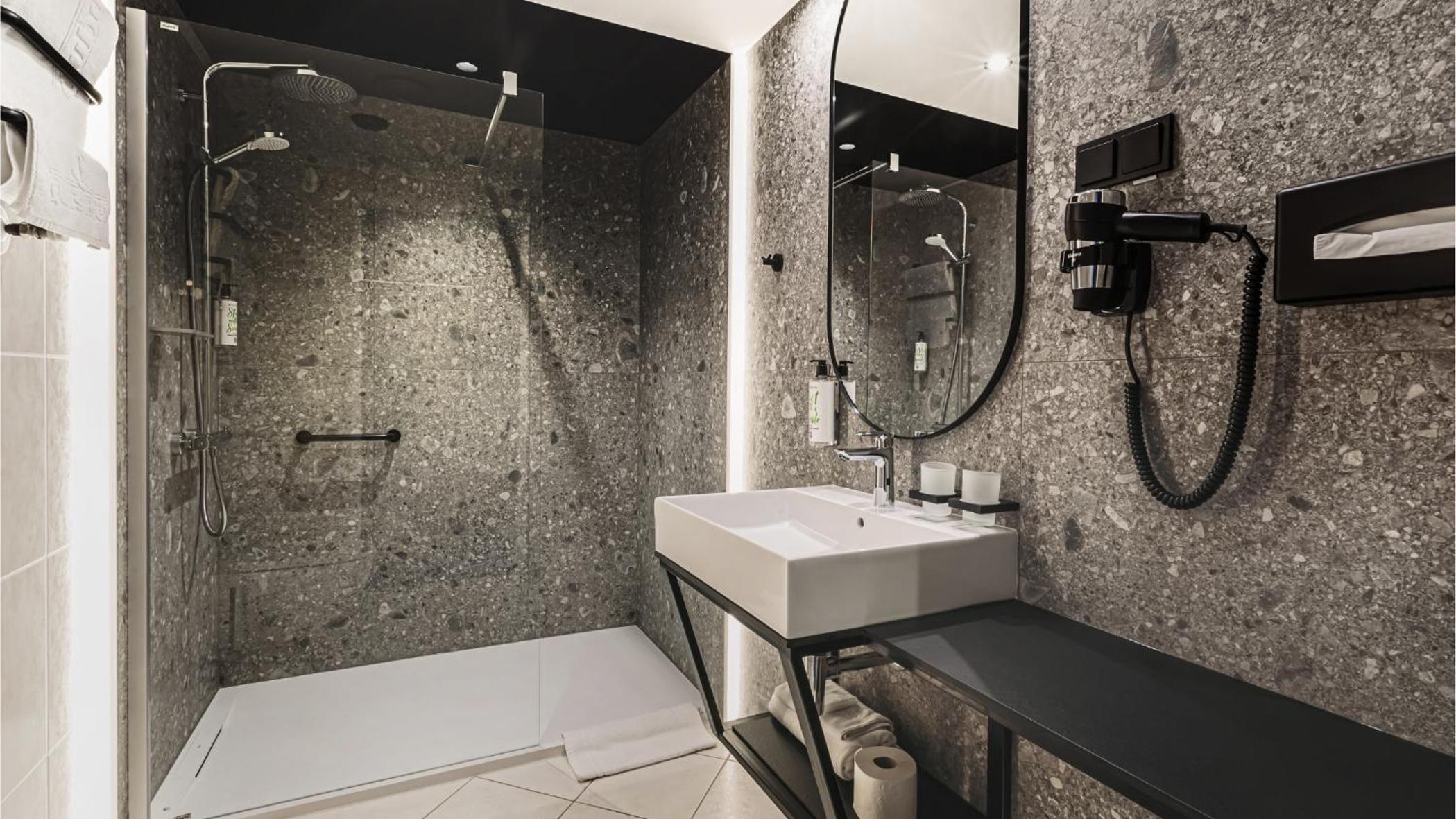 Superior Double Room - Photo 8