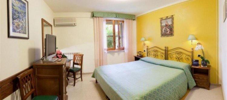 Standard Double or Twin Room - Photo 1