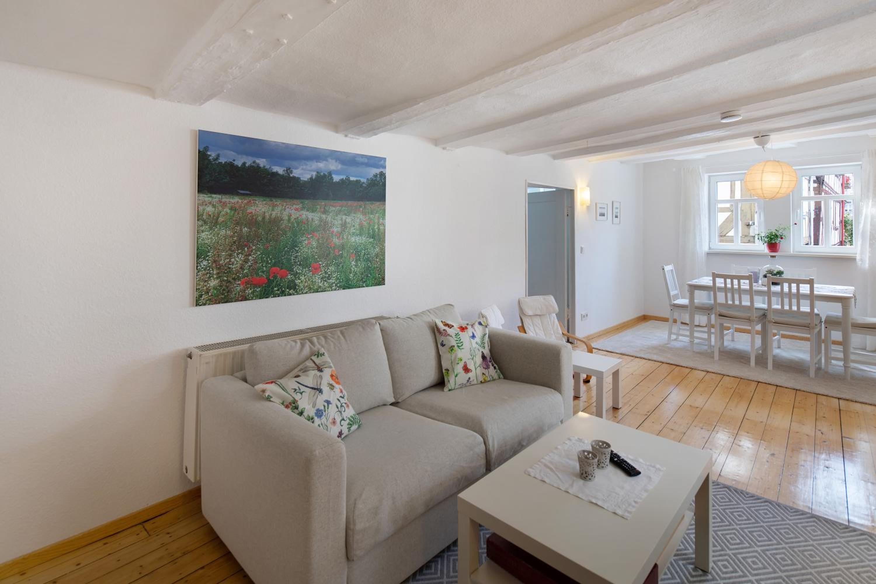 Three-Bedroom Apartment with Mountain View photo 2