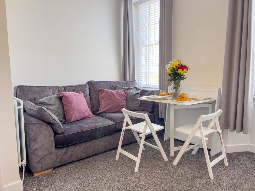 One-Bedroom Apartment photo 2