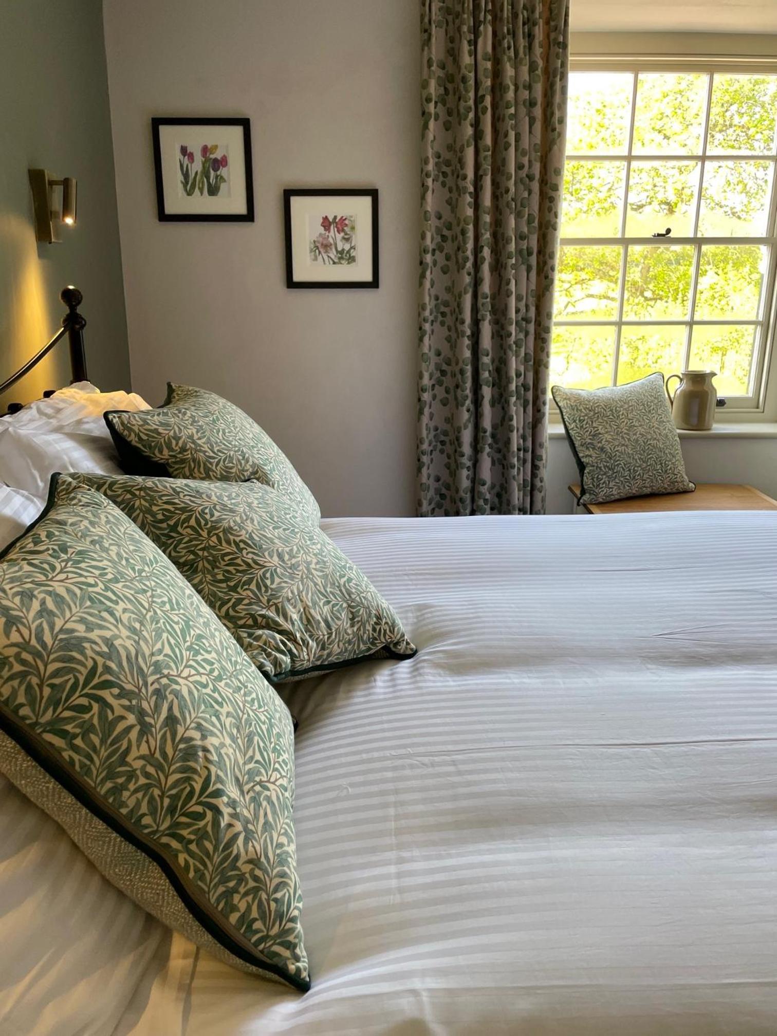 Deluxe King Room photo 3