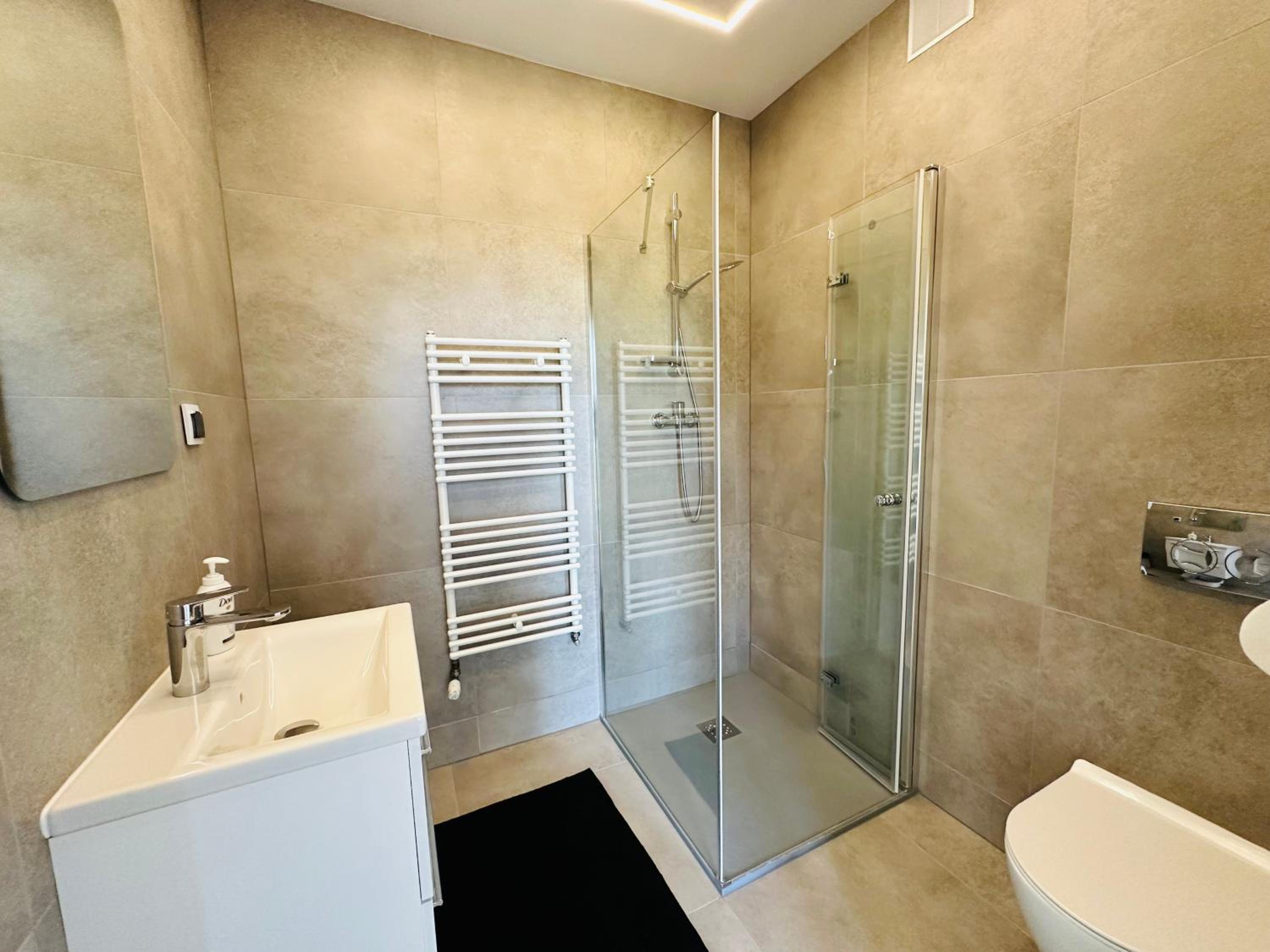 Quadruple Room with Sea View - Photo 5