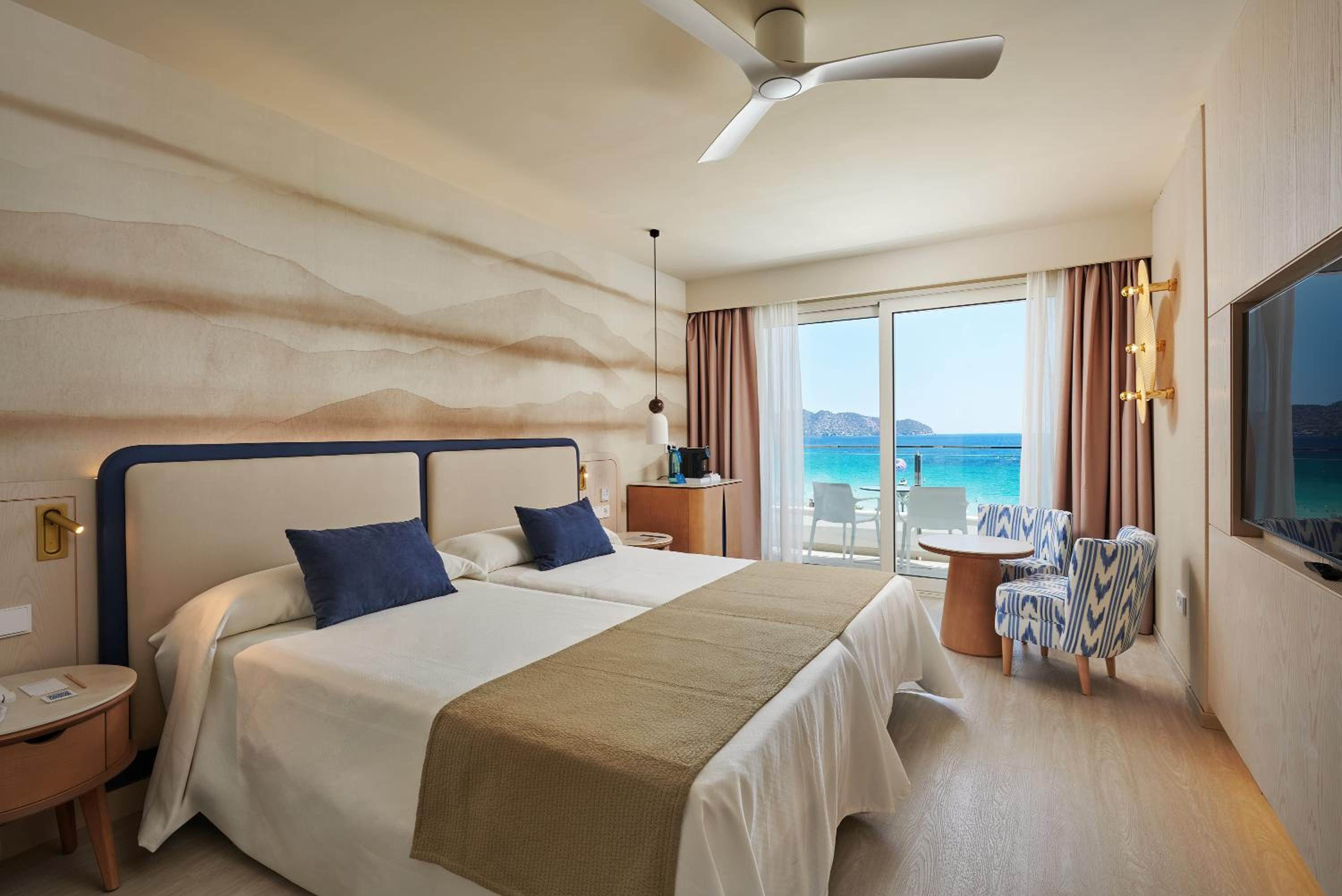Habitación Doble con Balcón y Vista al Mar