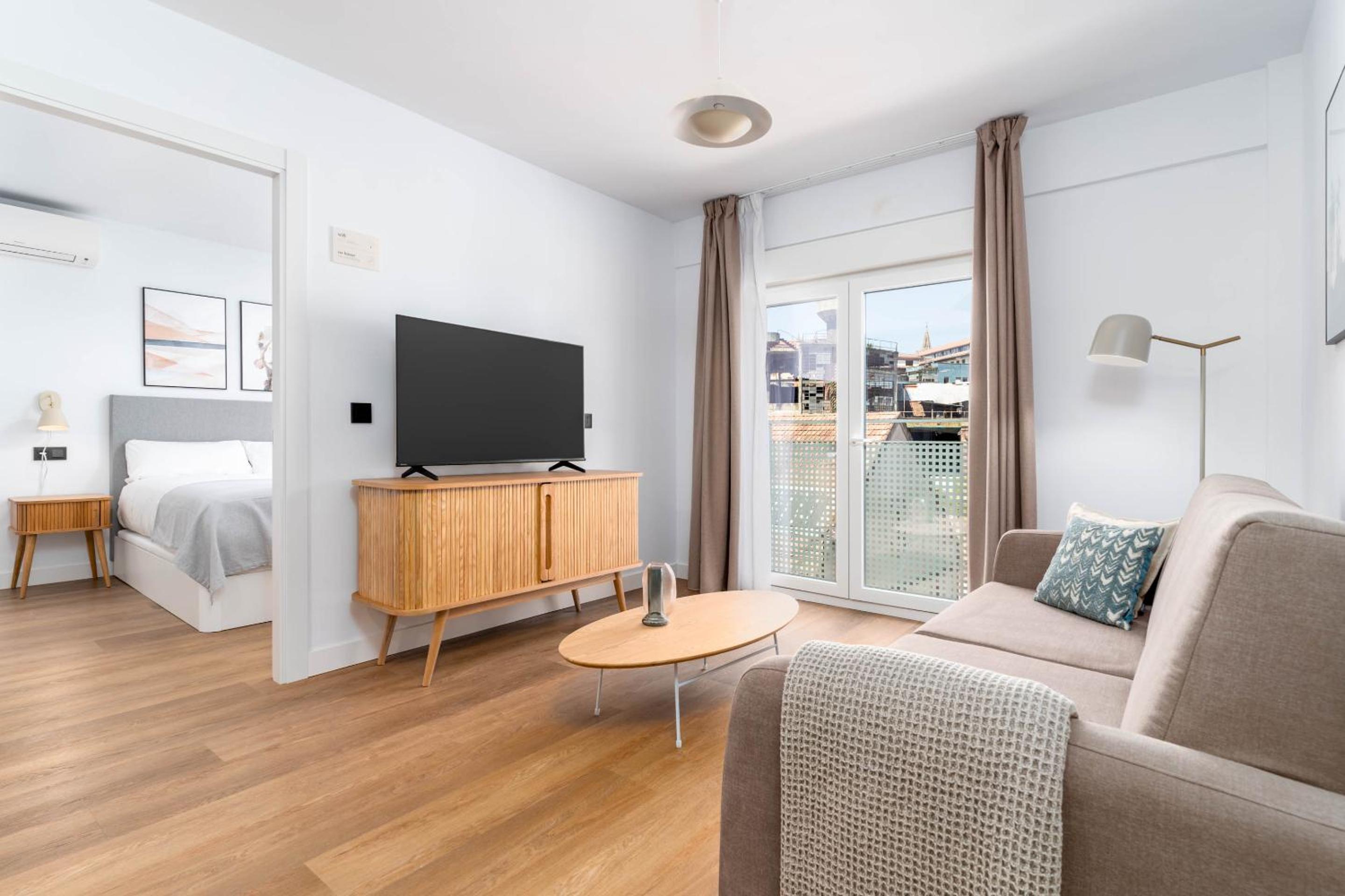 Apartamento Familiar de una Habitación con Balcón.