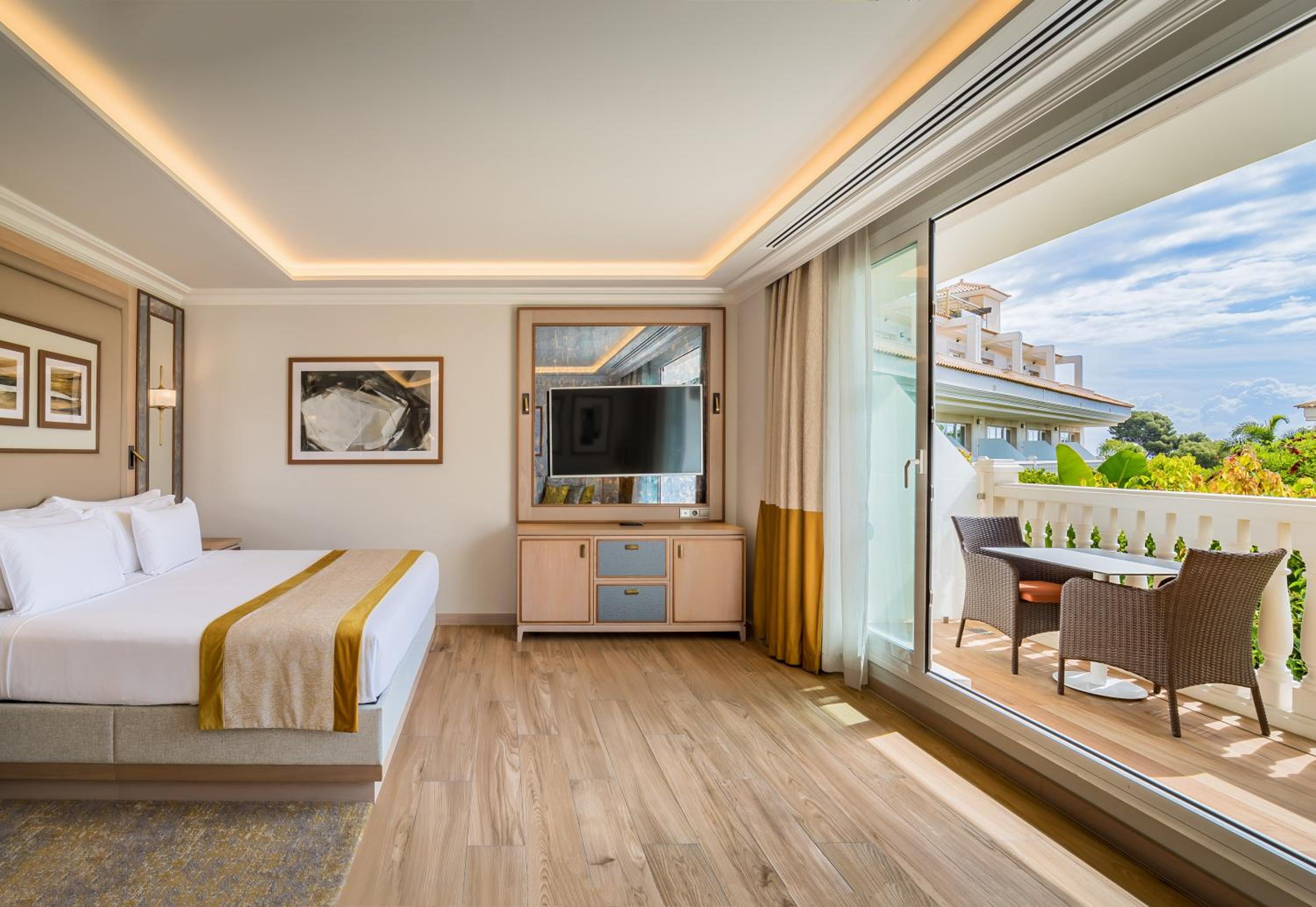 Deluxe Room - Photo 1