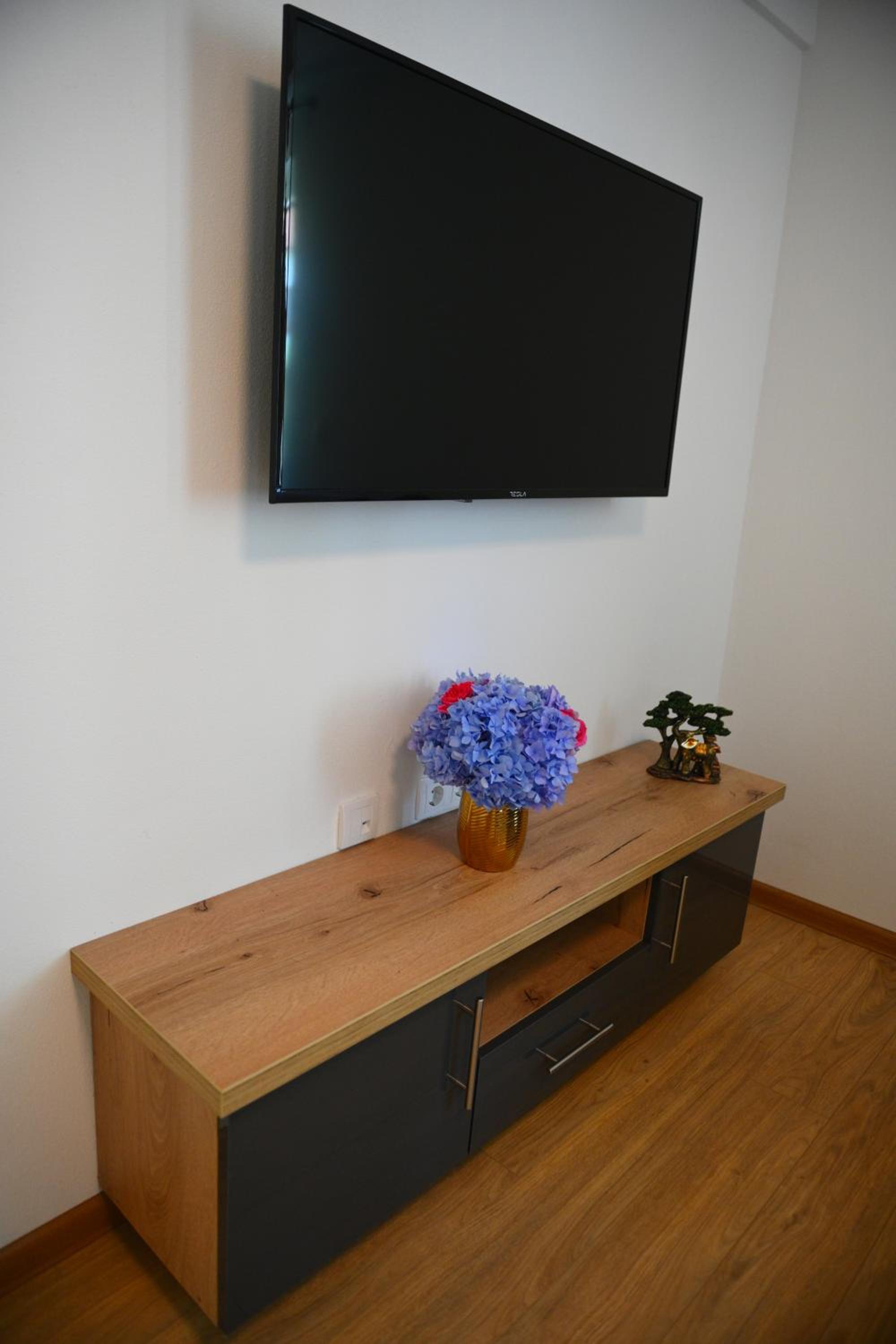 Apartment photo 2