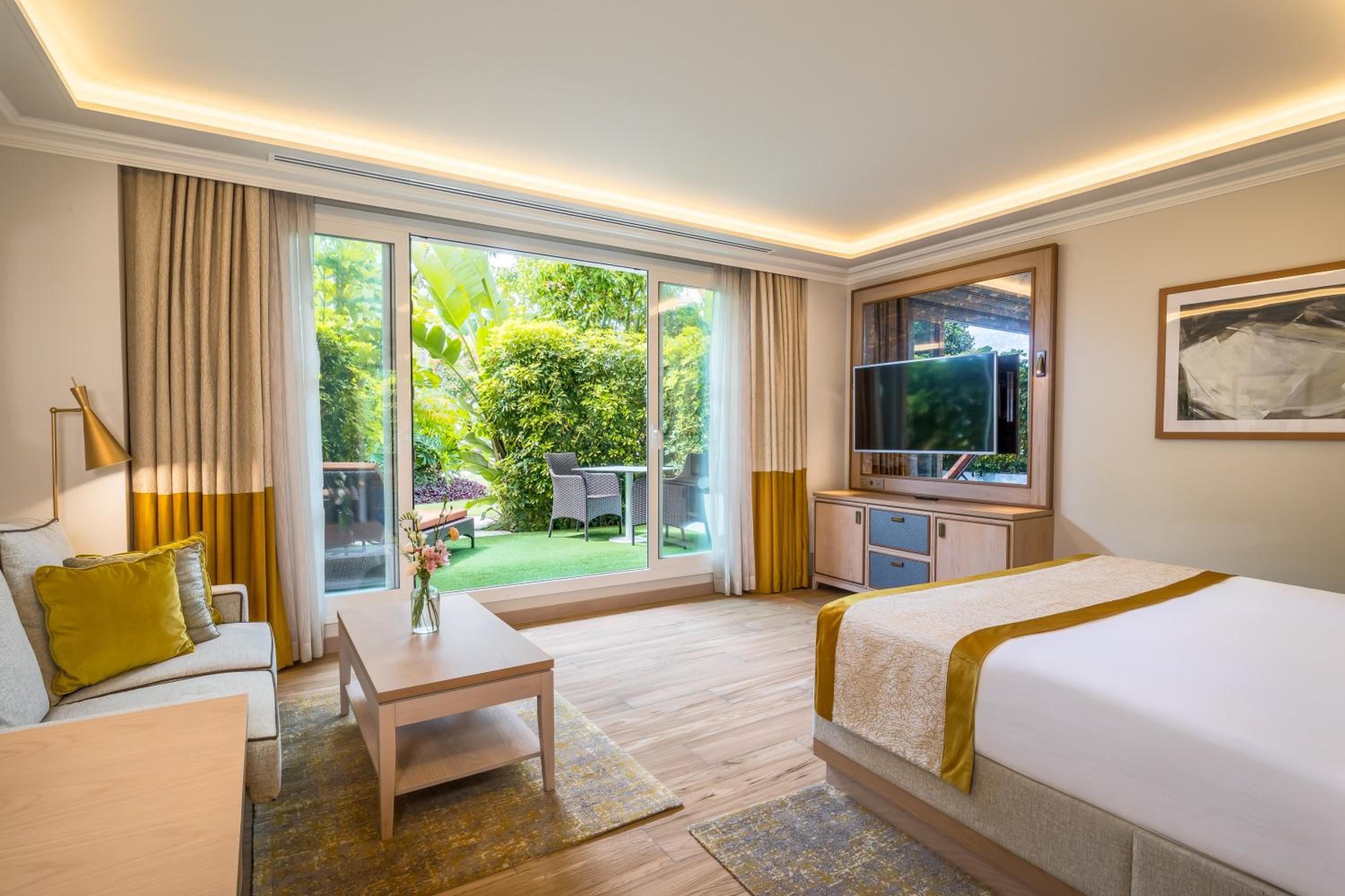 Deluxe Double or Twin Room with Garden View - Photo 1