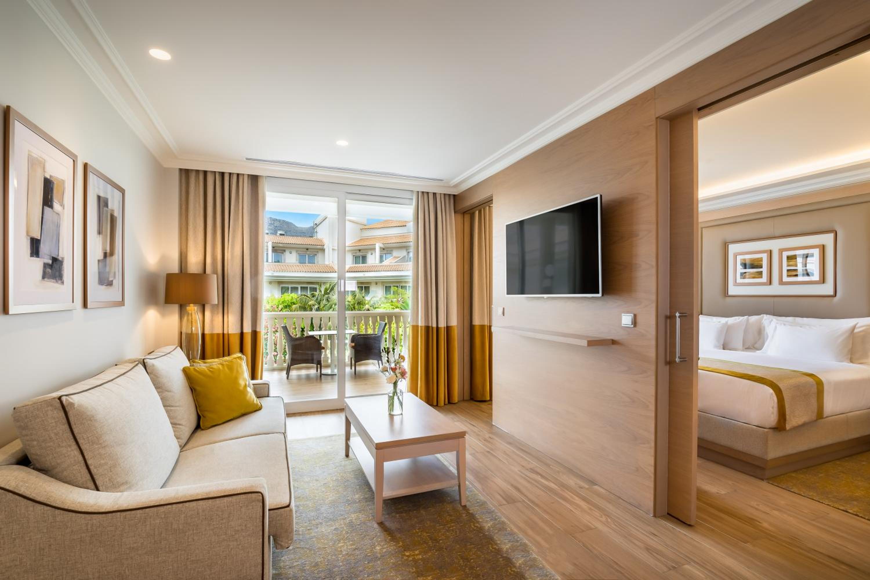 Junior Suite - Photo 1