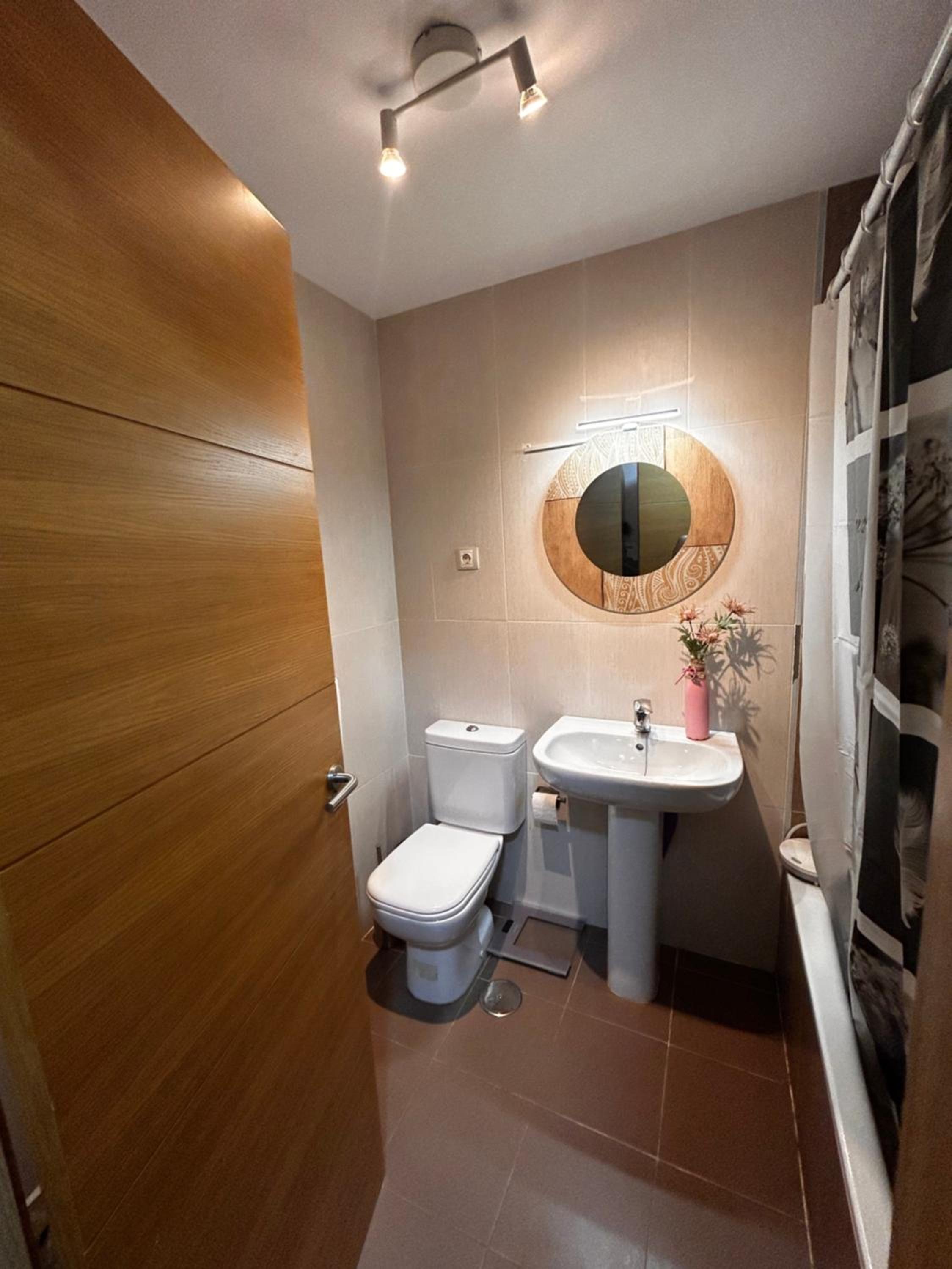 One-Bedroom House photo 2