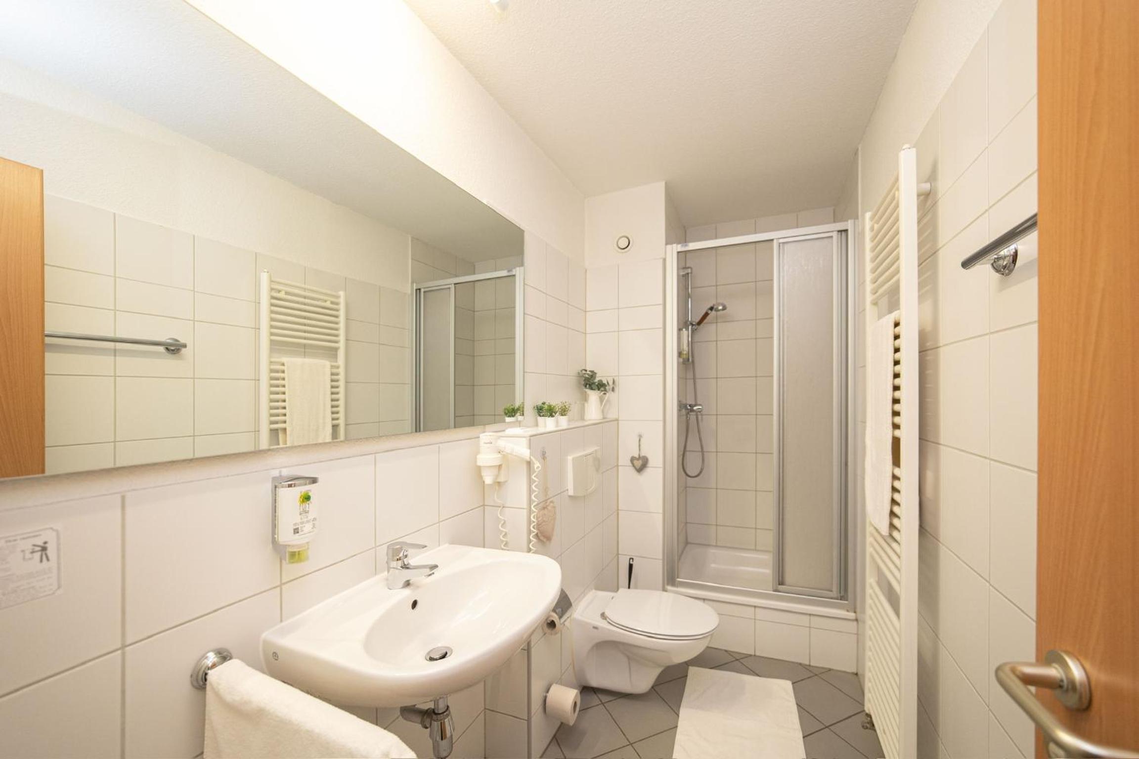 Standard Double Room - Photo 4