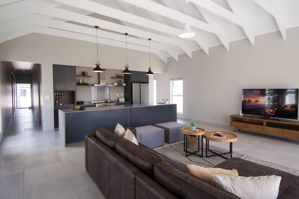 Three-Bedroom House photo 1