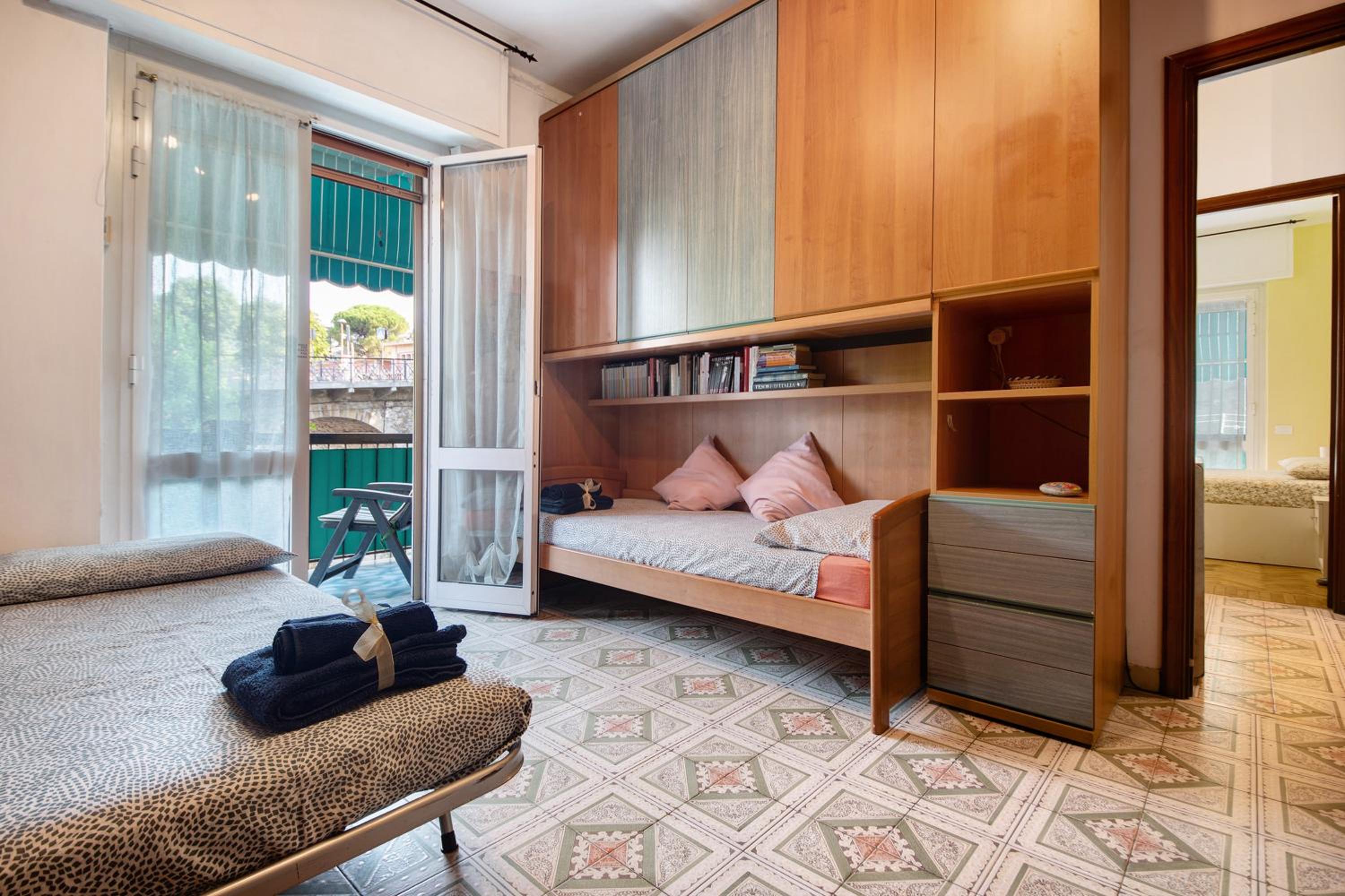 Two-Bedroom Deluxe Apartment with Balcony