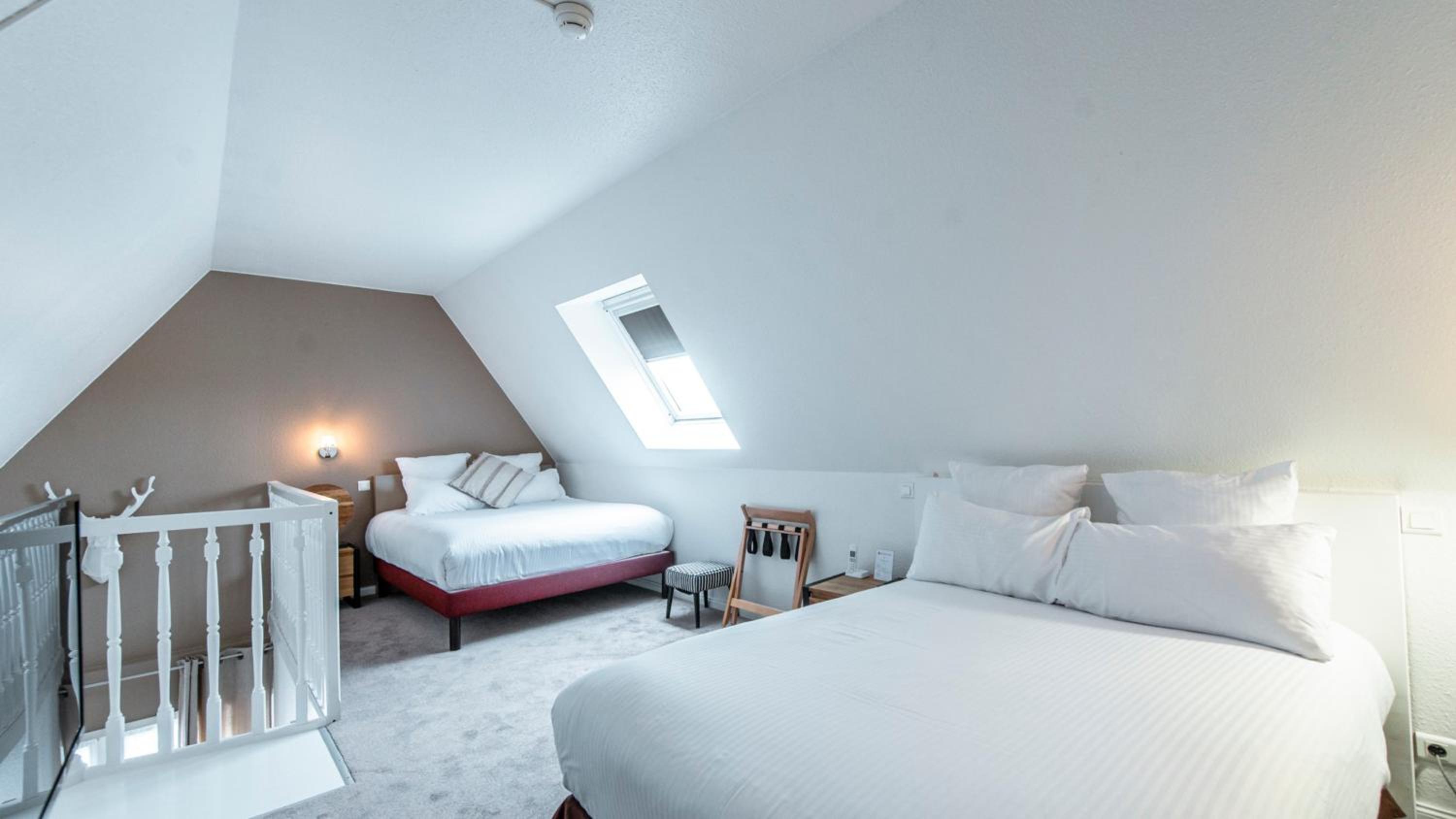 Suite with Double Bed - Photo 3