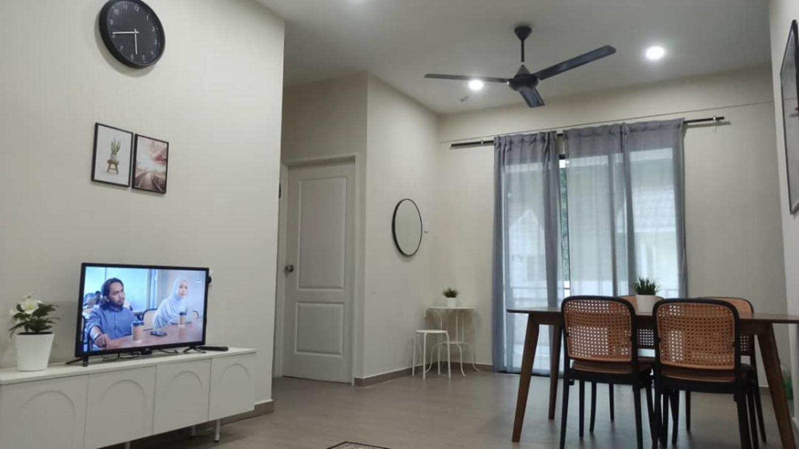 Three-Bedroom Villa - Photo 1