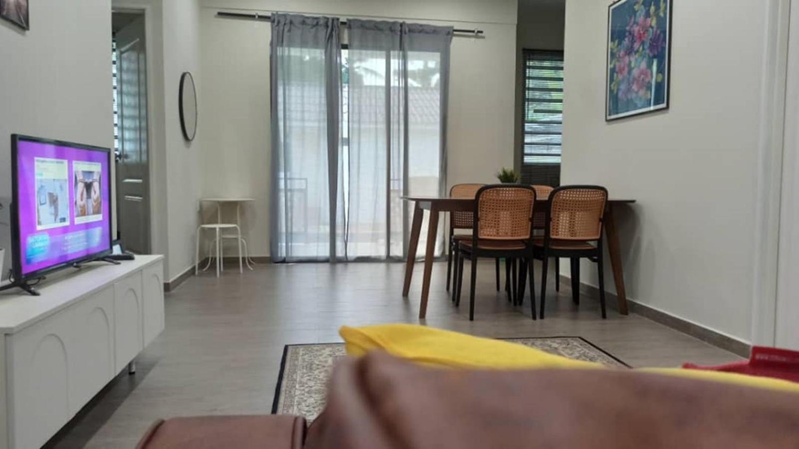 Three-Bedroom Villa - Photo 3