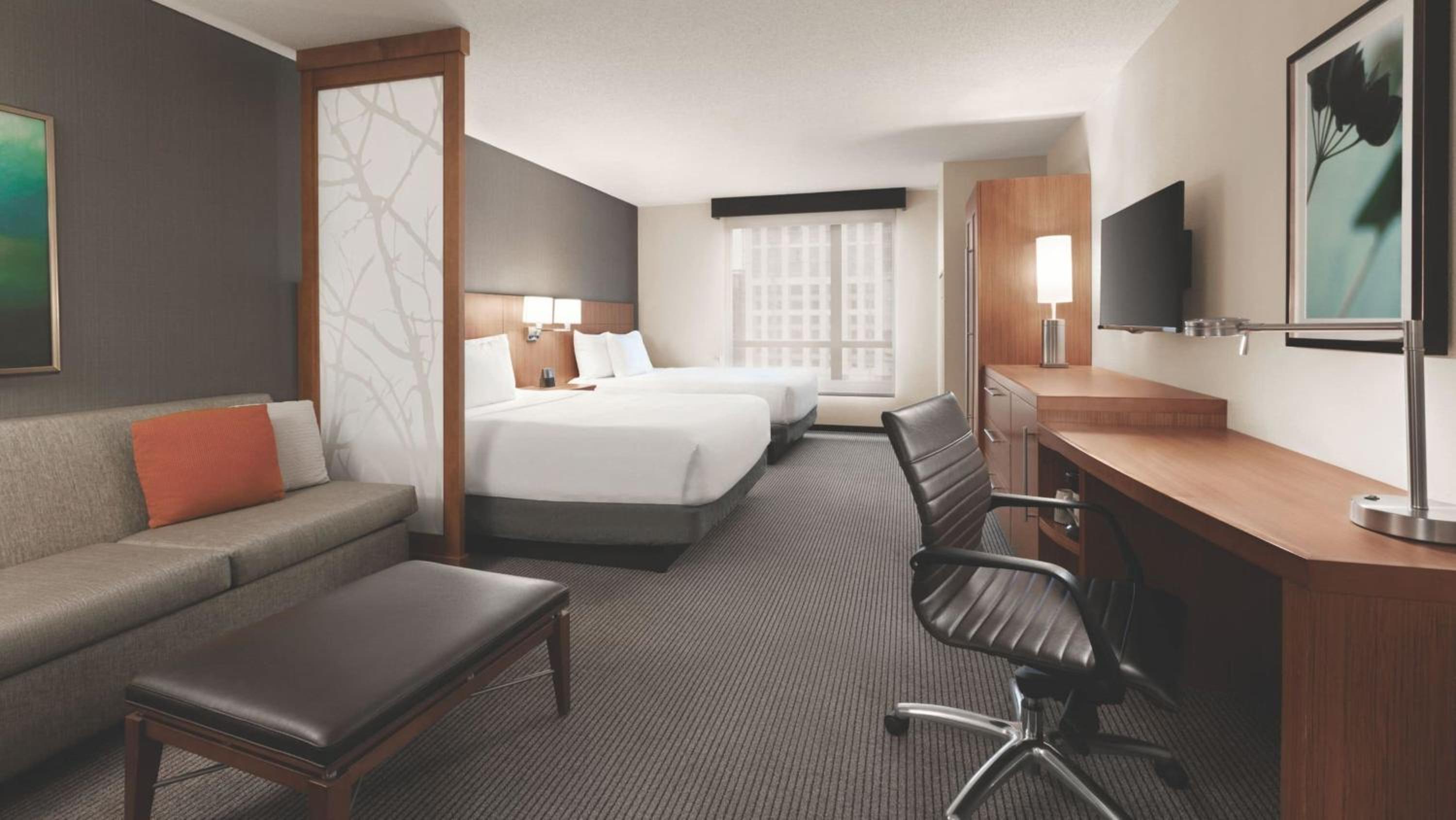 Queen Room with Two Queen Beds and Roll-In Shower - Disability Access