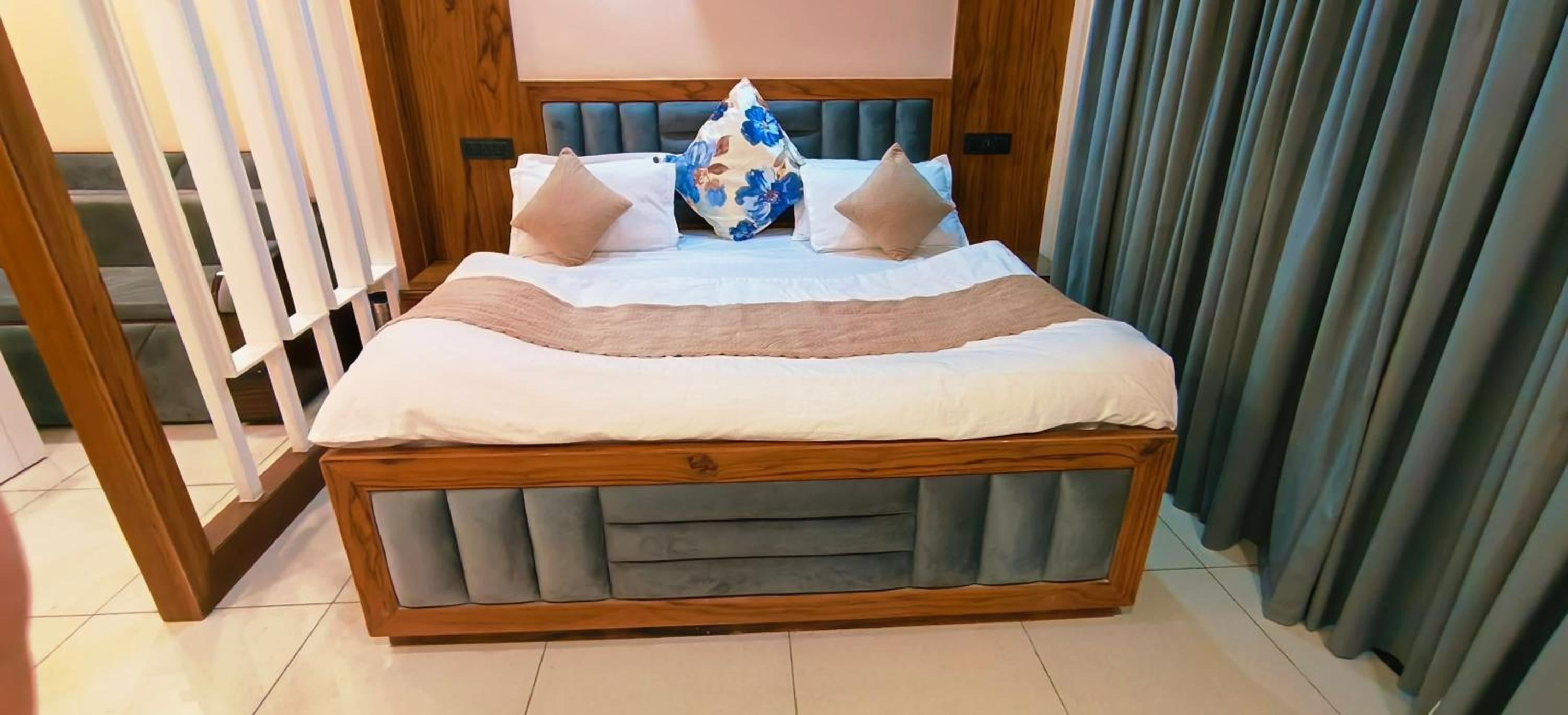 King Room With Balcony photo 2