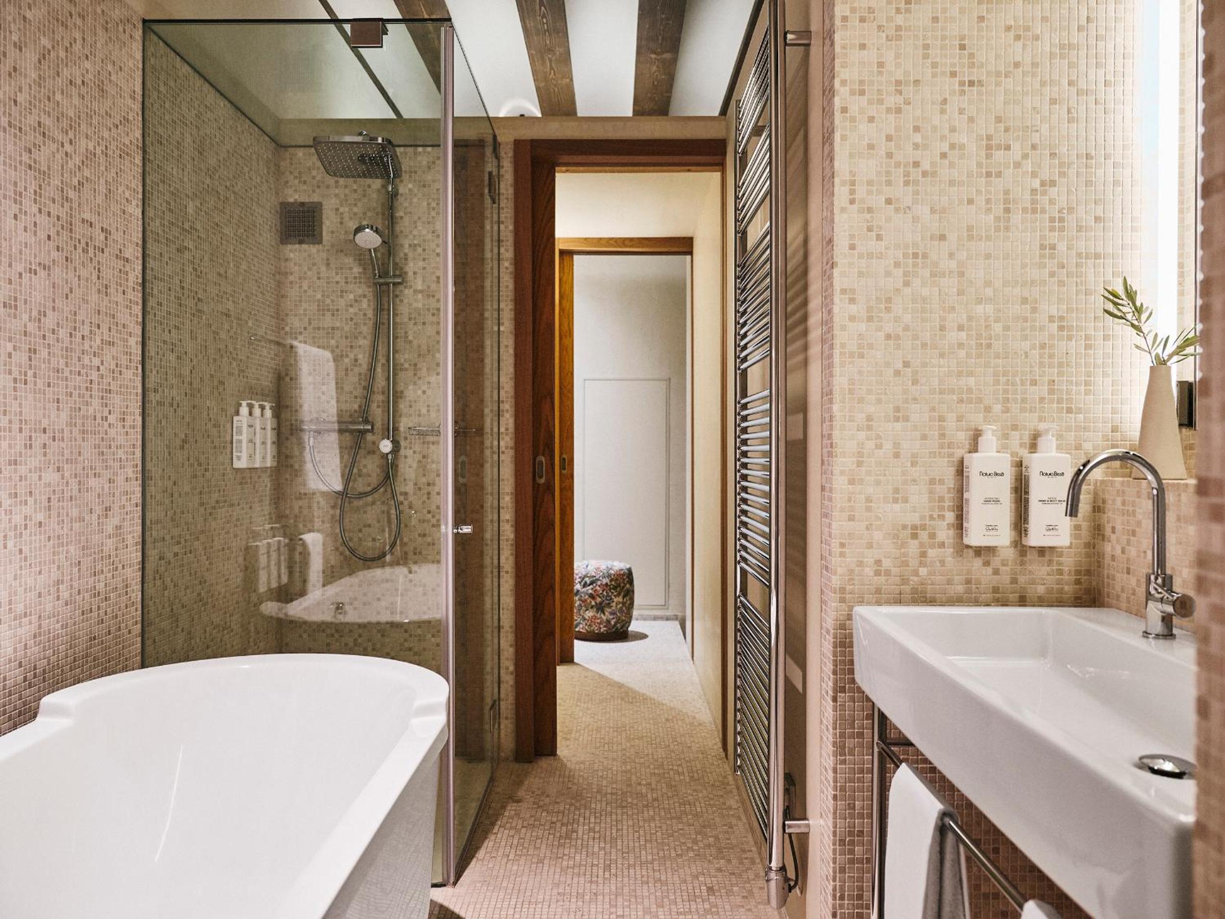 Suite de Lujo con Acceso al Spa photo