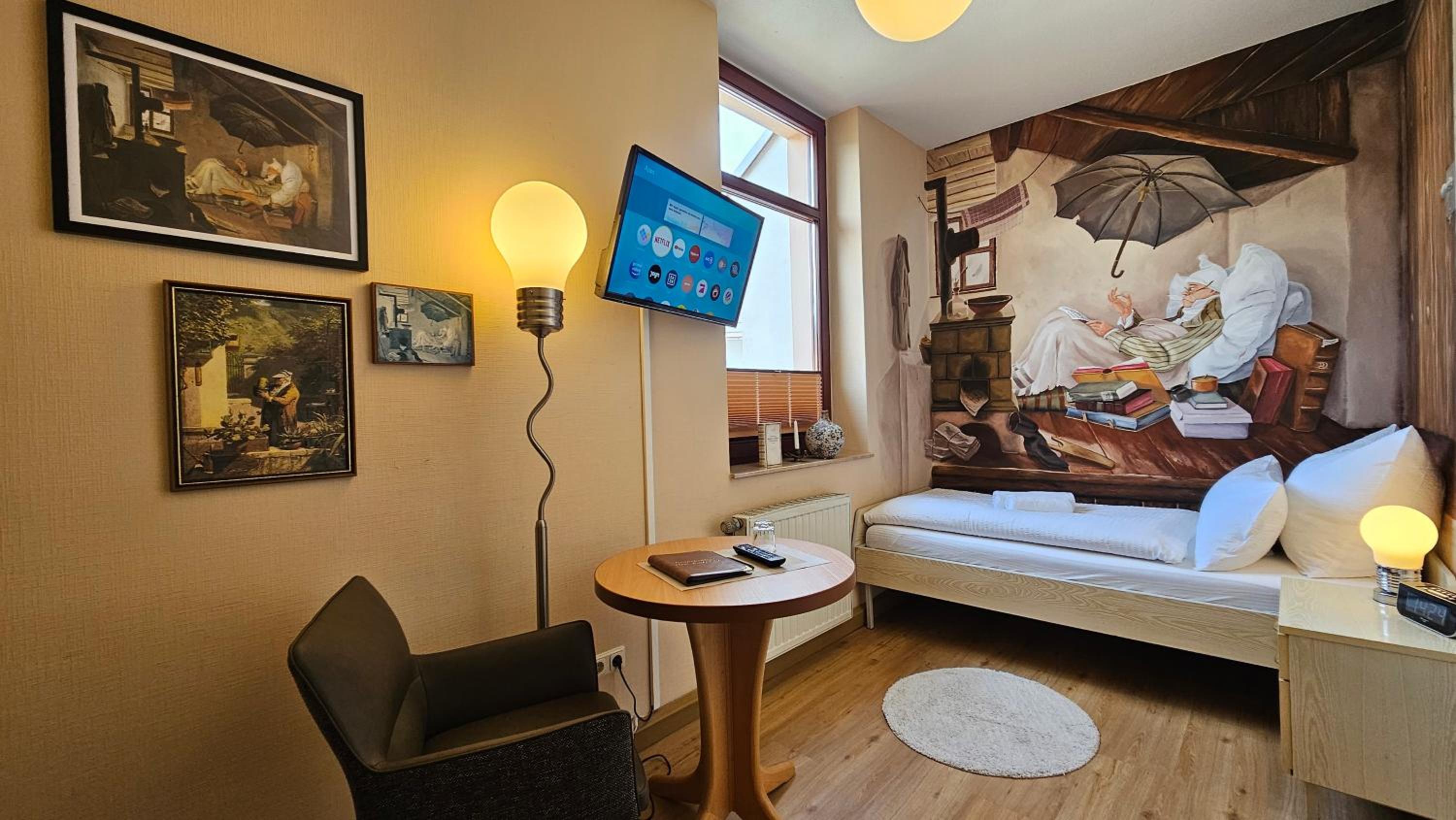 Single Room with Private Bathroom photo 1
