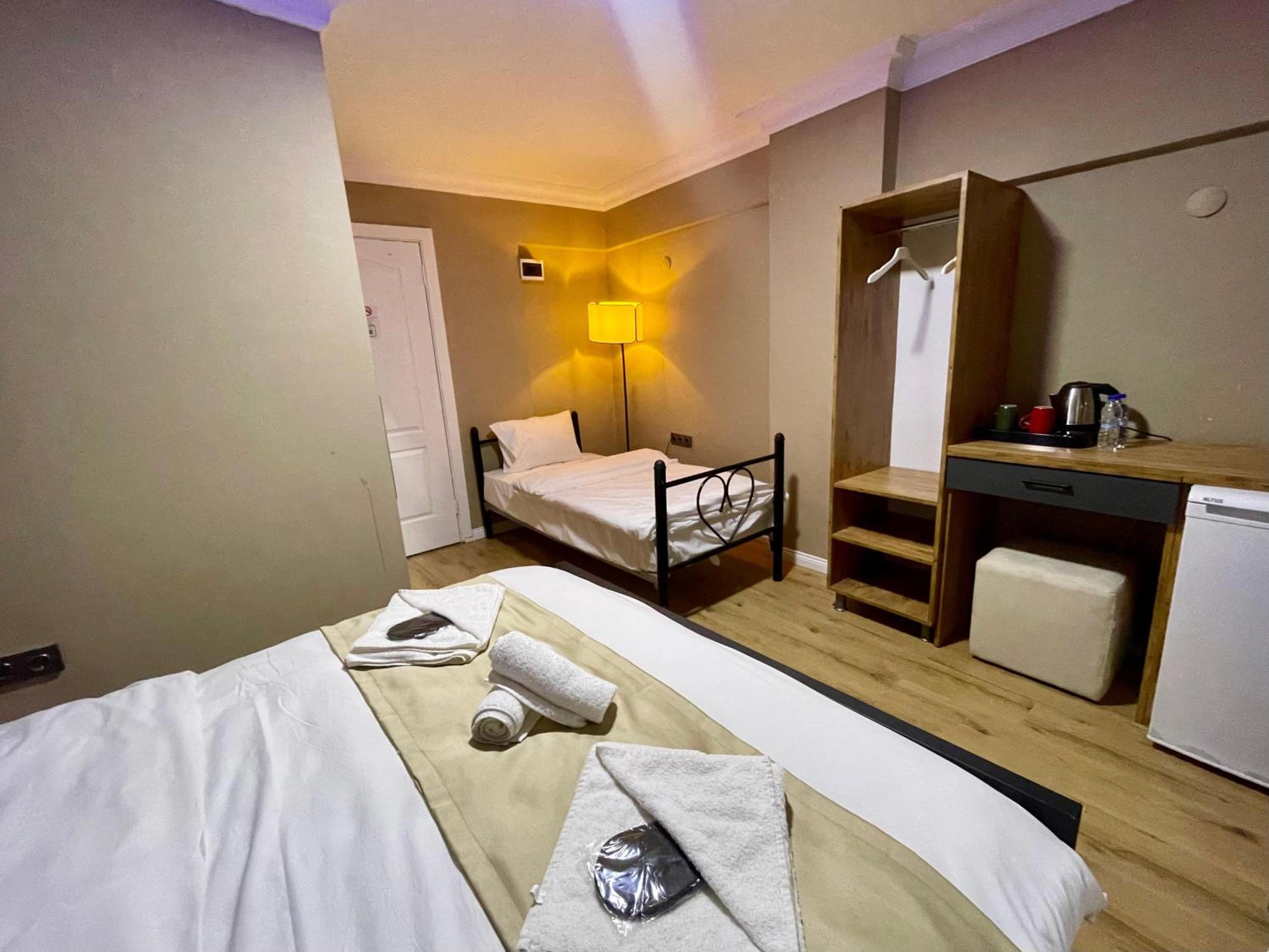 Standard Triple Room photo 2