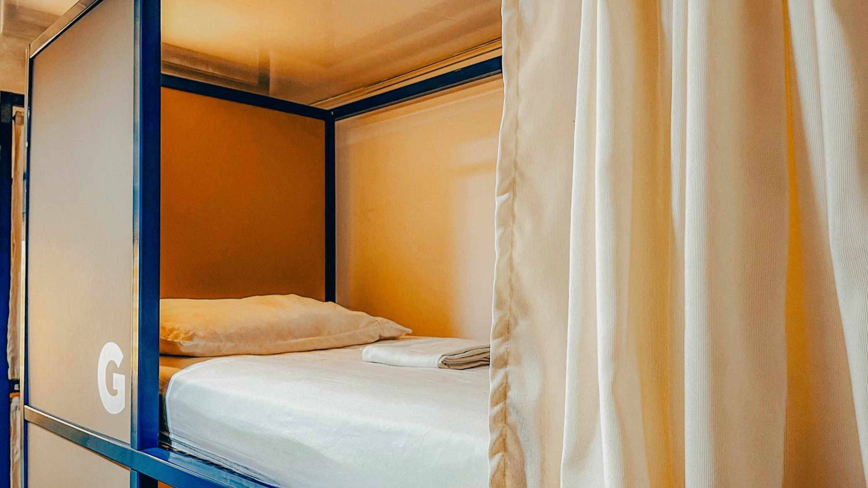 Bed in 8-Bed Mixed Dormitory Room with Private Bathroom photo 2