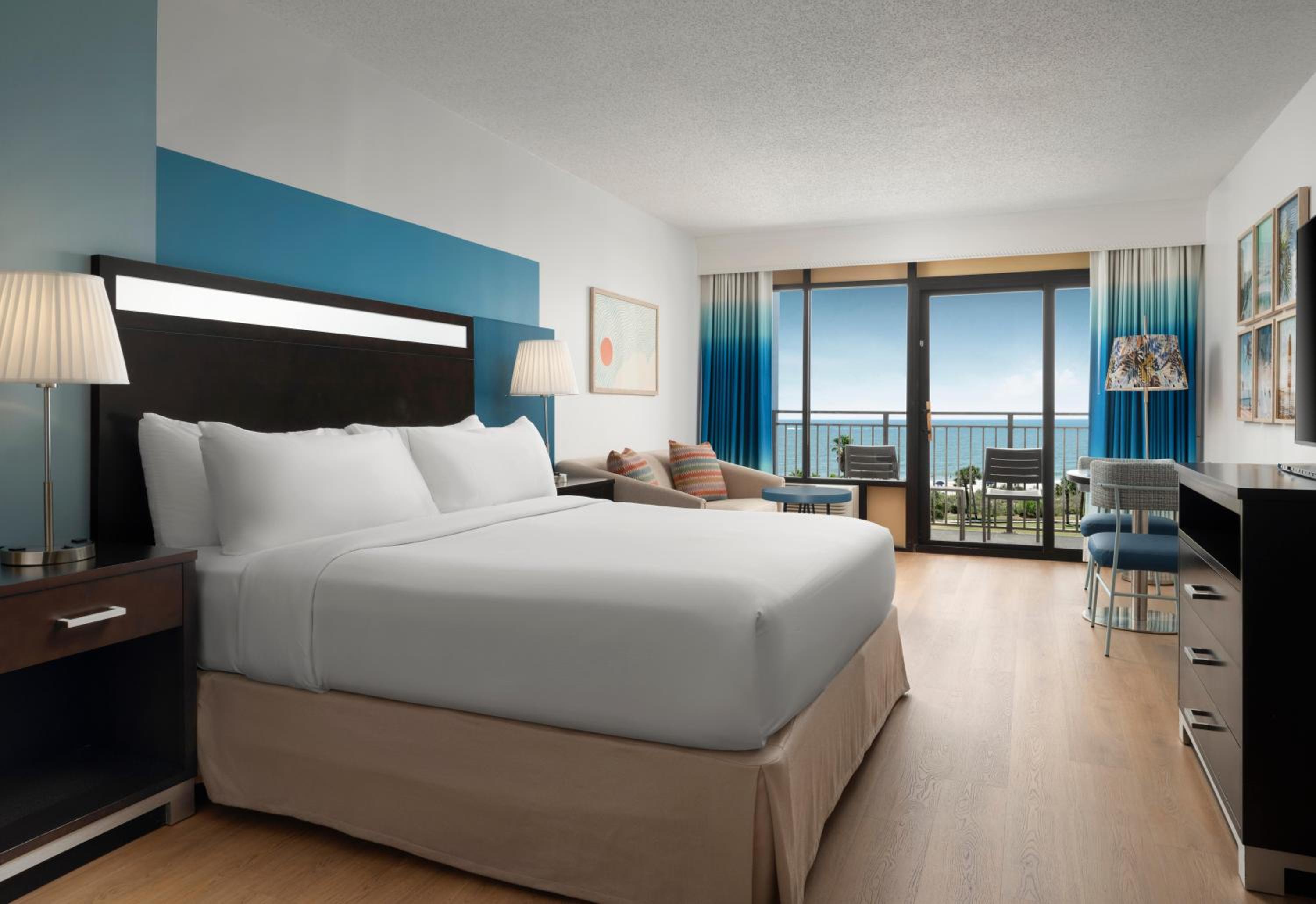 1 King Partial Oceanview With Balcony - Photo 4