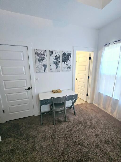 Three-Bedroom House photo 1