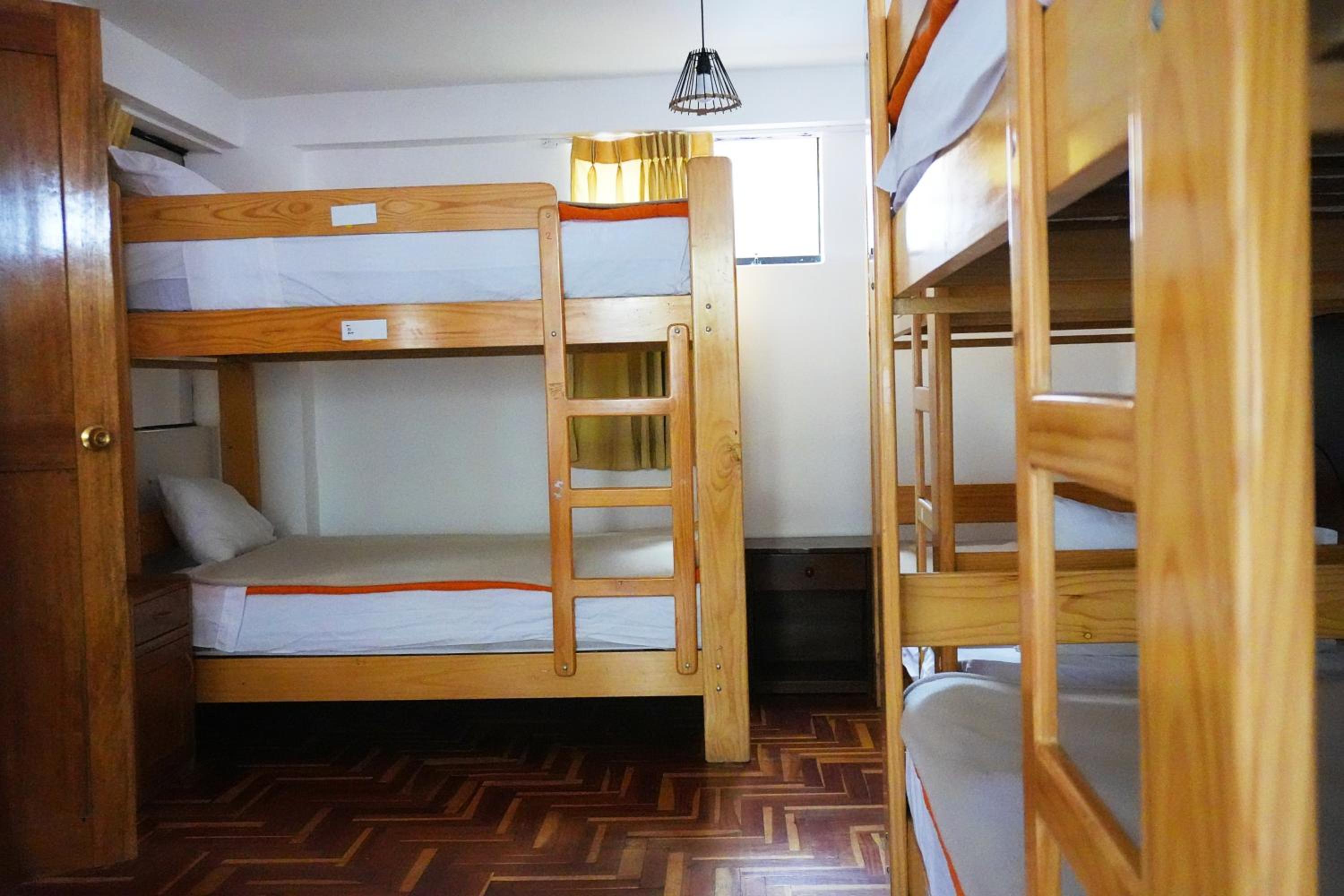 8-Bed Mixed Dormitory Room photo 2