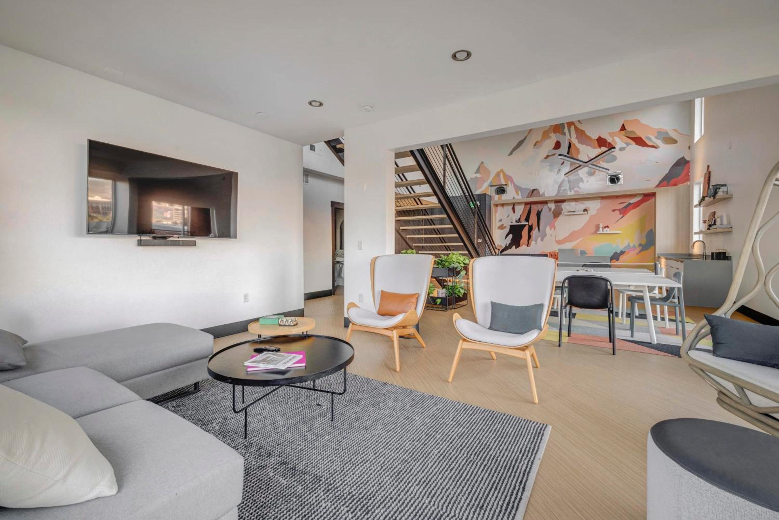 Apartment photo 2