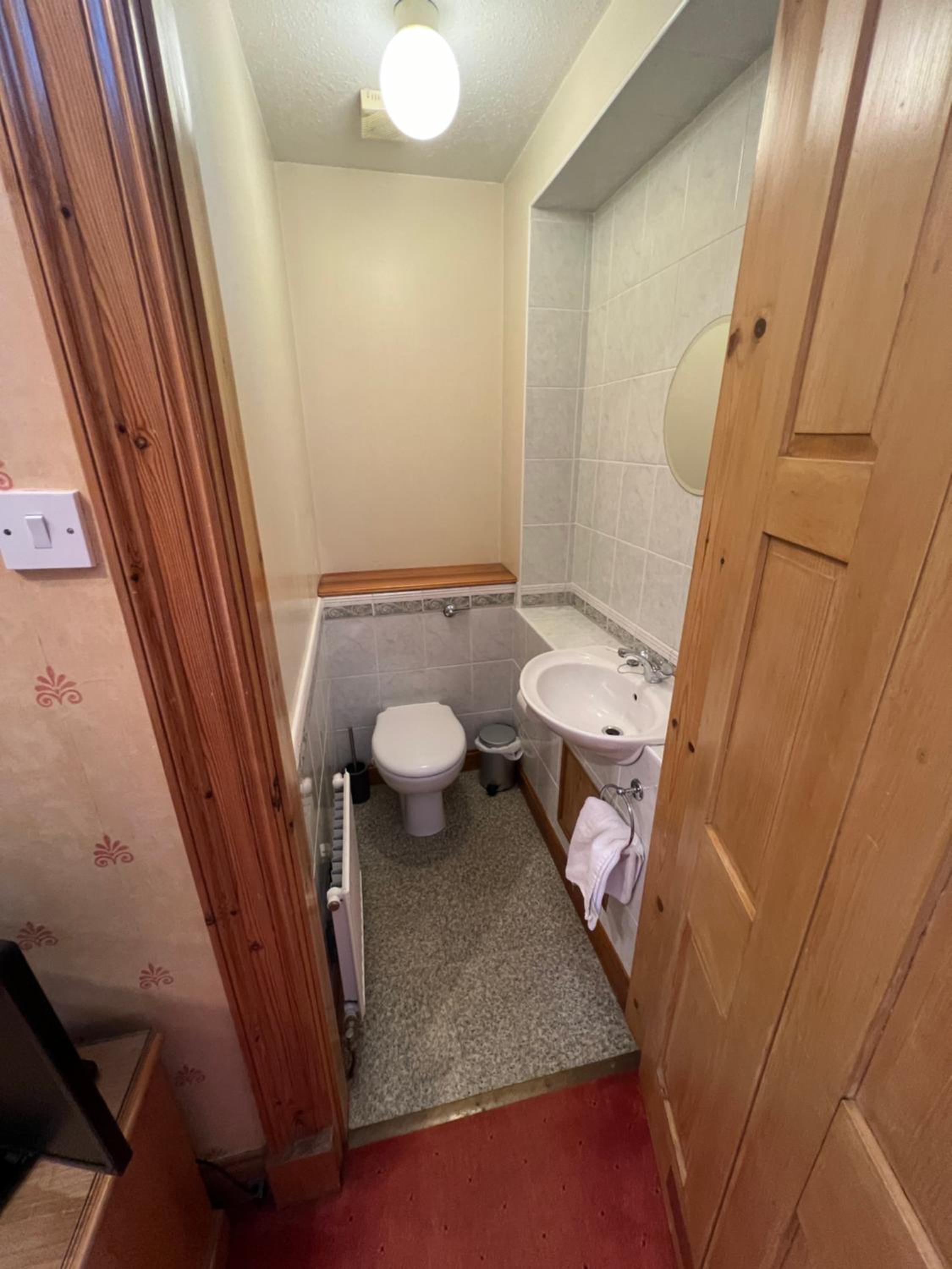 Double Room with Private Bathroom photo 3