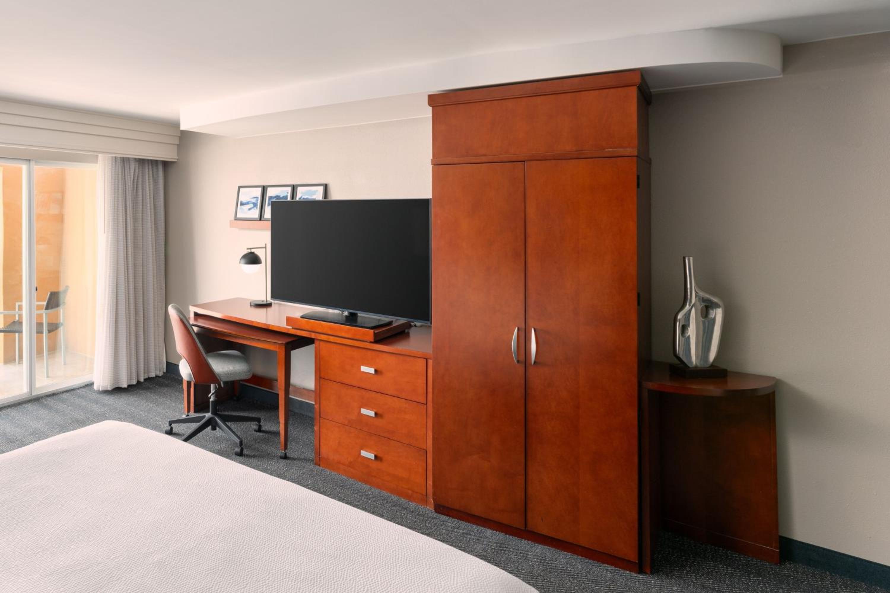 Newly Renovated King Room with Sofa Bed - Mobility/Hearing Accessible with Roll-In Shower - Photo 3