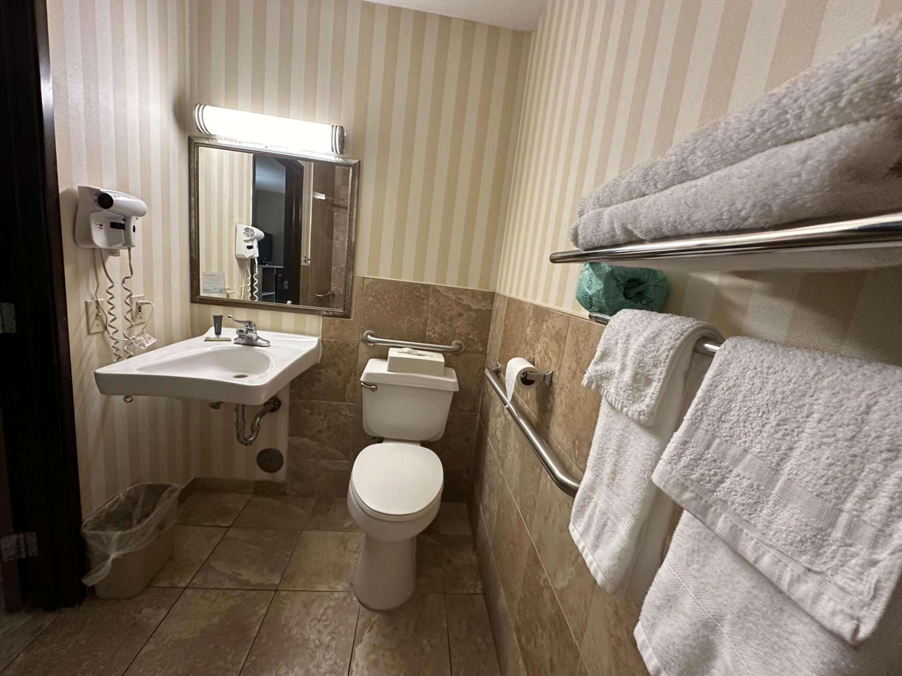 King Room - Mobility Access/Non-Smoking - Photo 4