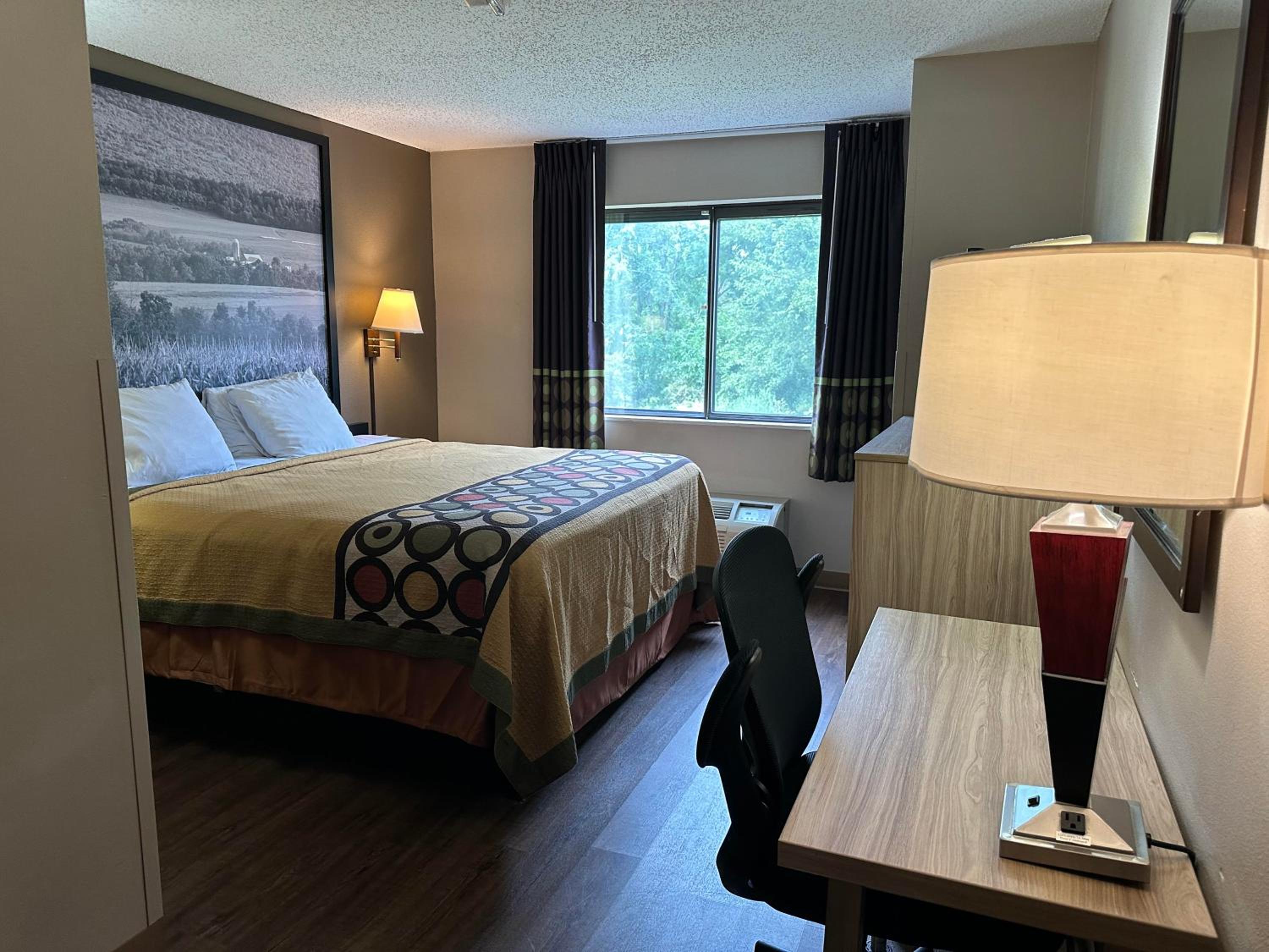 King Room - Mobility Access/Non-Smoking - Photo 1