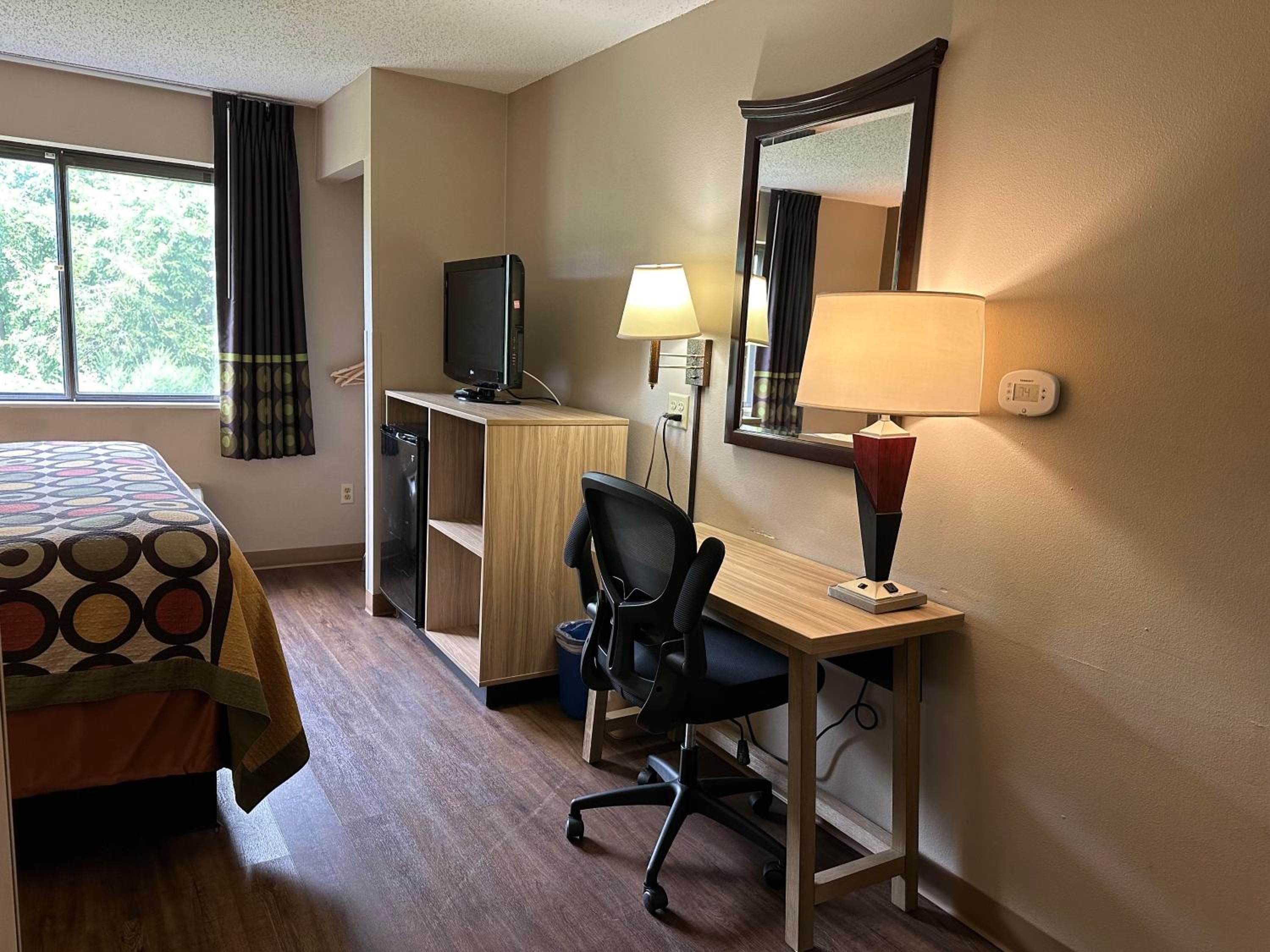 King Room - Mobility Access/Non-Smoking - Photo 3