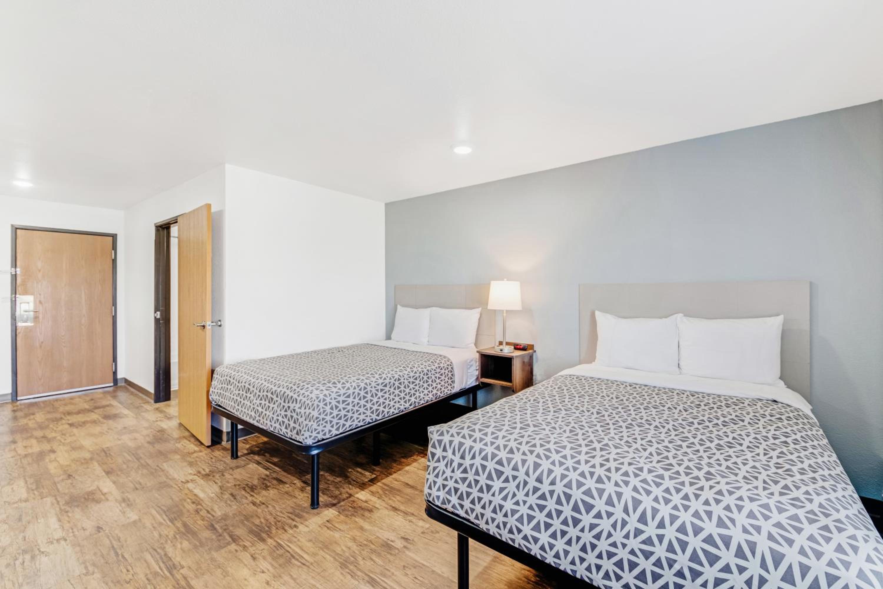Double Suite with Two Double Beds and Tub - Disability Access/Non Smoking