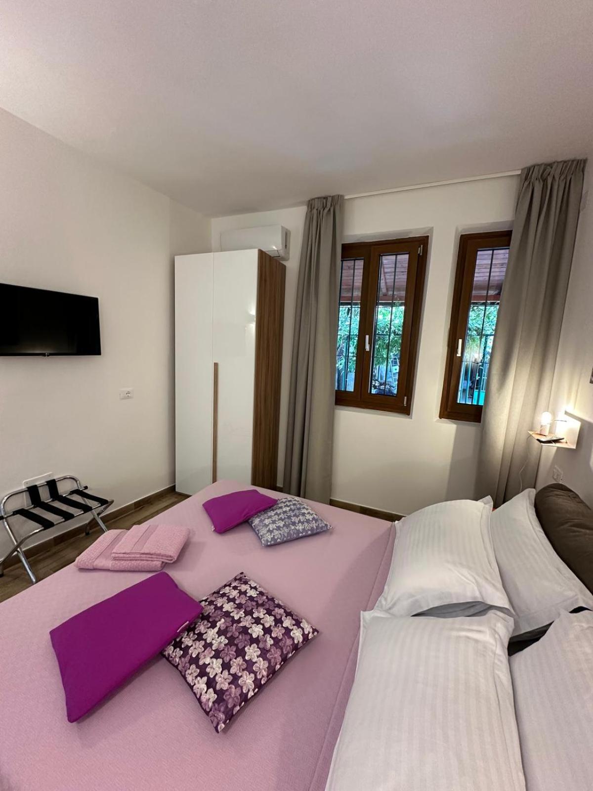 Deluxe Double Room with Extra Bed photo 2