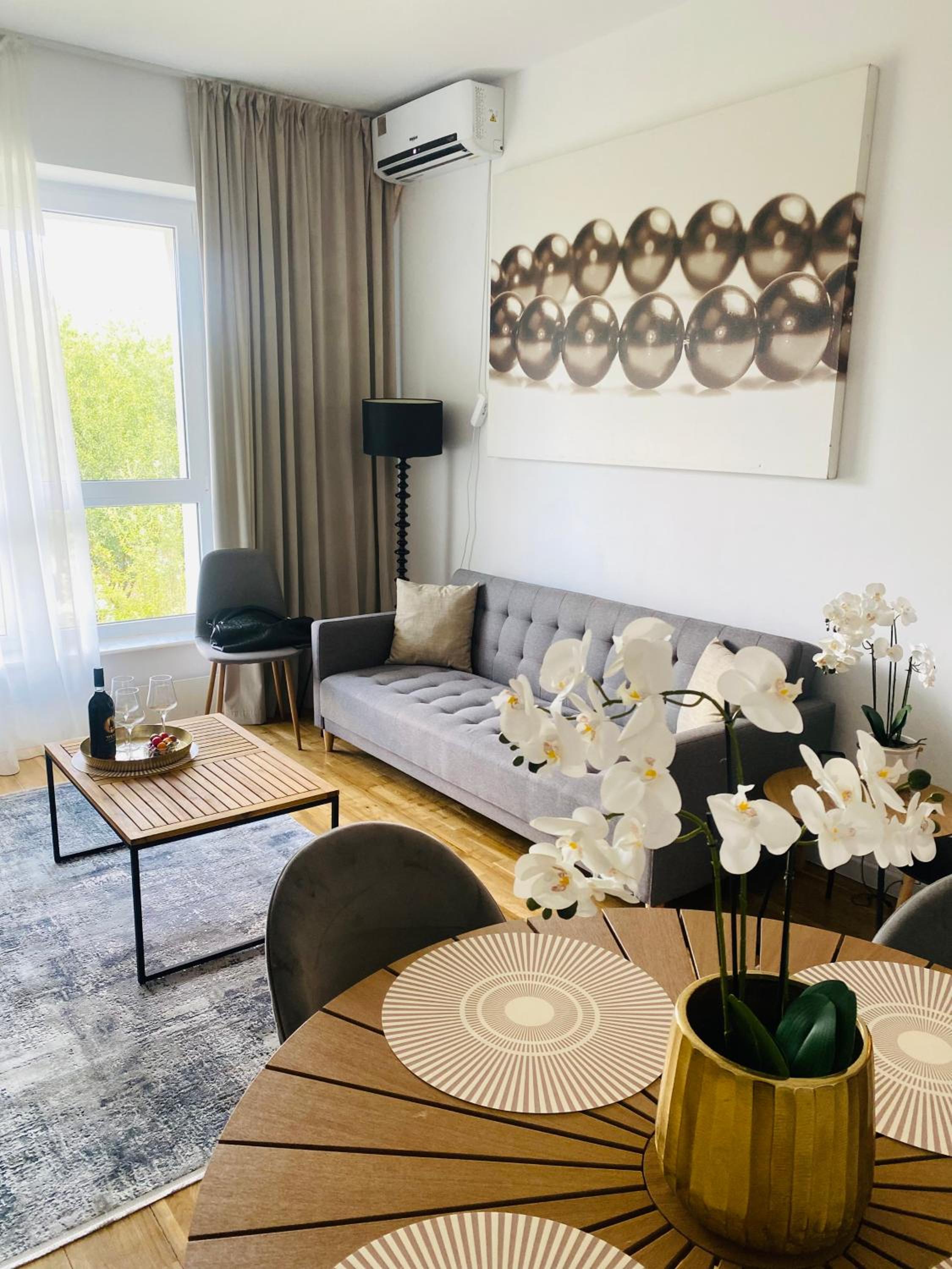 Apartment with Garden View