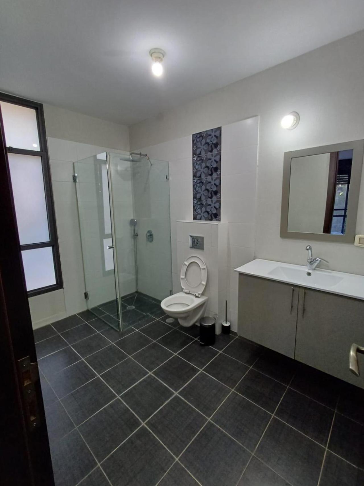 Villa photo 2