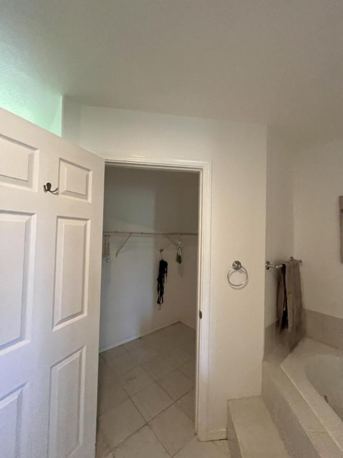 Two-Bedroom House photo 3