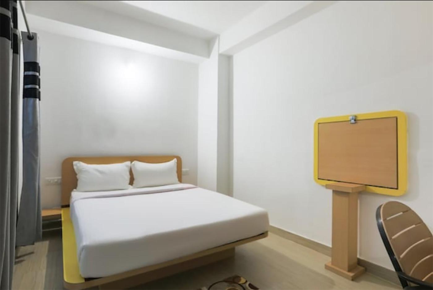Standard Double Room with Fan photo 2