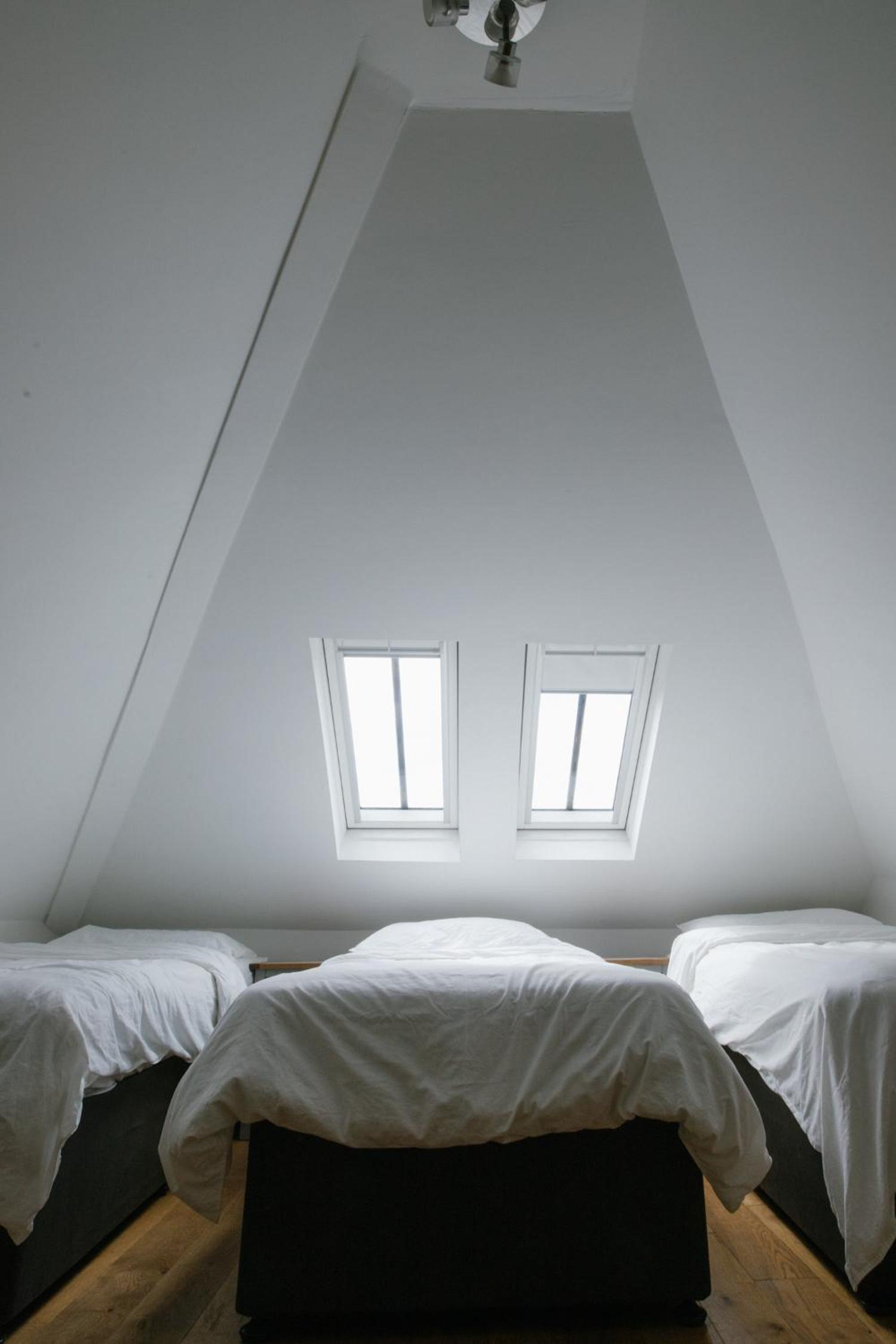 Single Bed in Dormitory Room photo 1