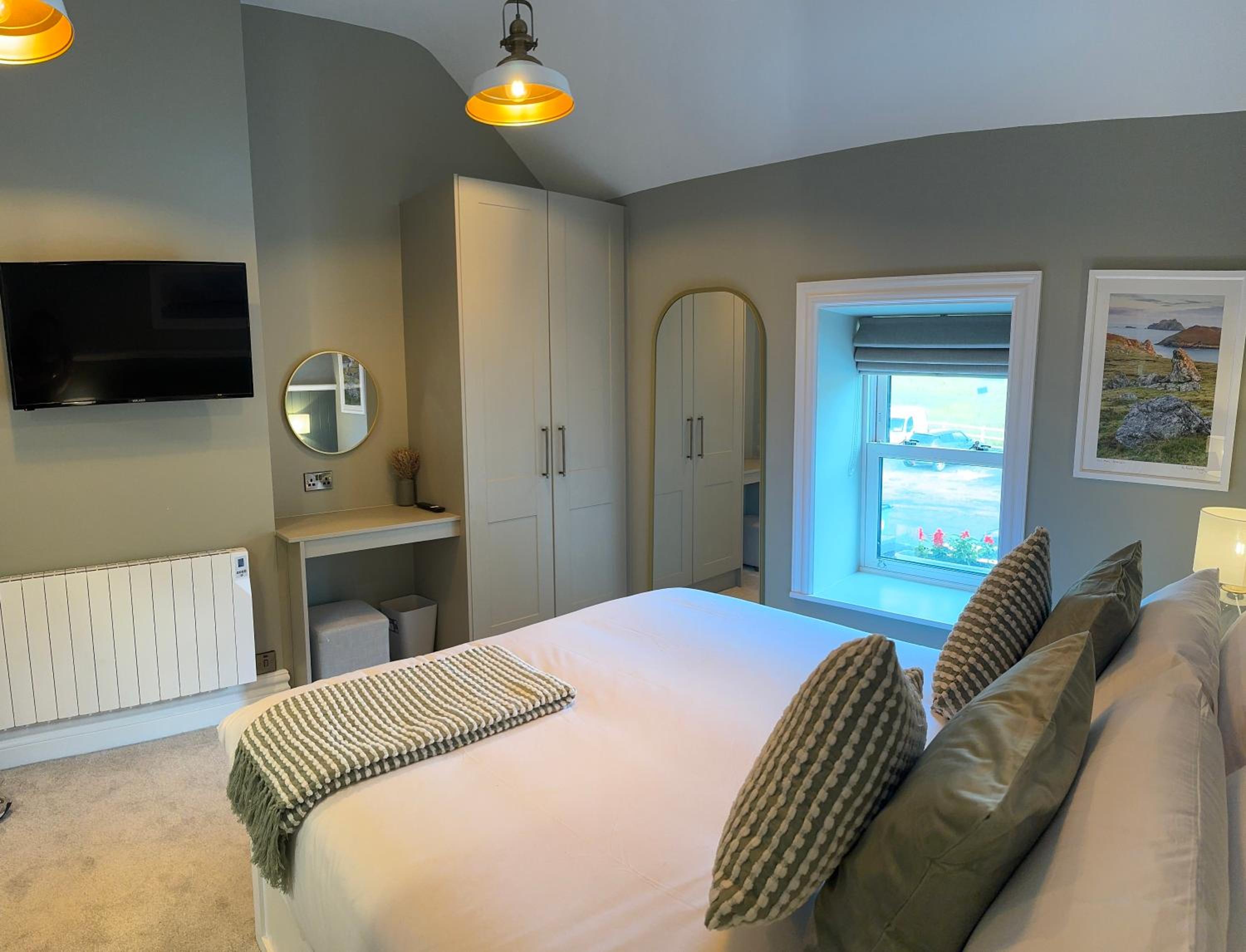 Deluxe King Room photo 3