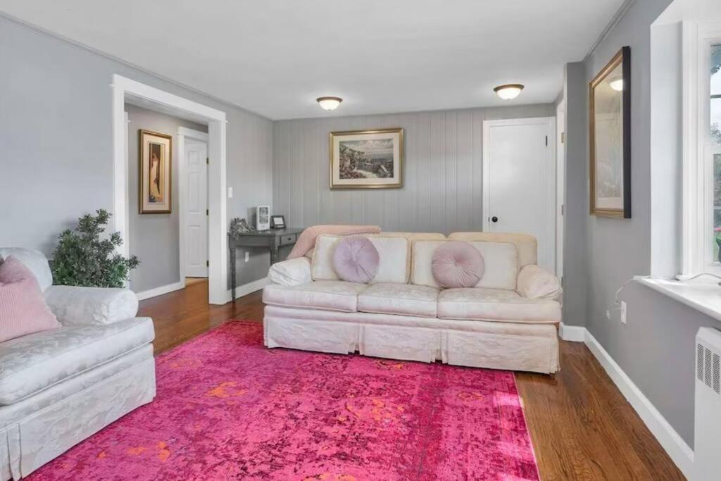 Three-Bedroom House photo 1