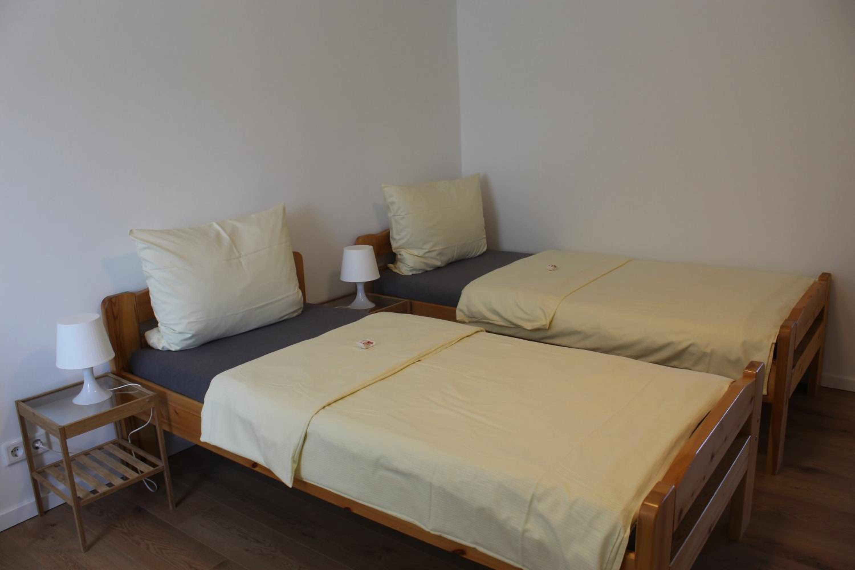 Twin Room with Private Bathroom - Photo 21