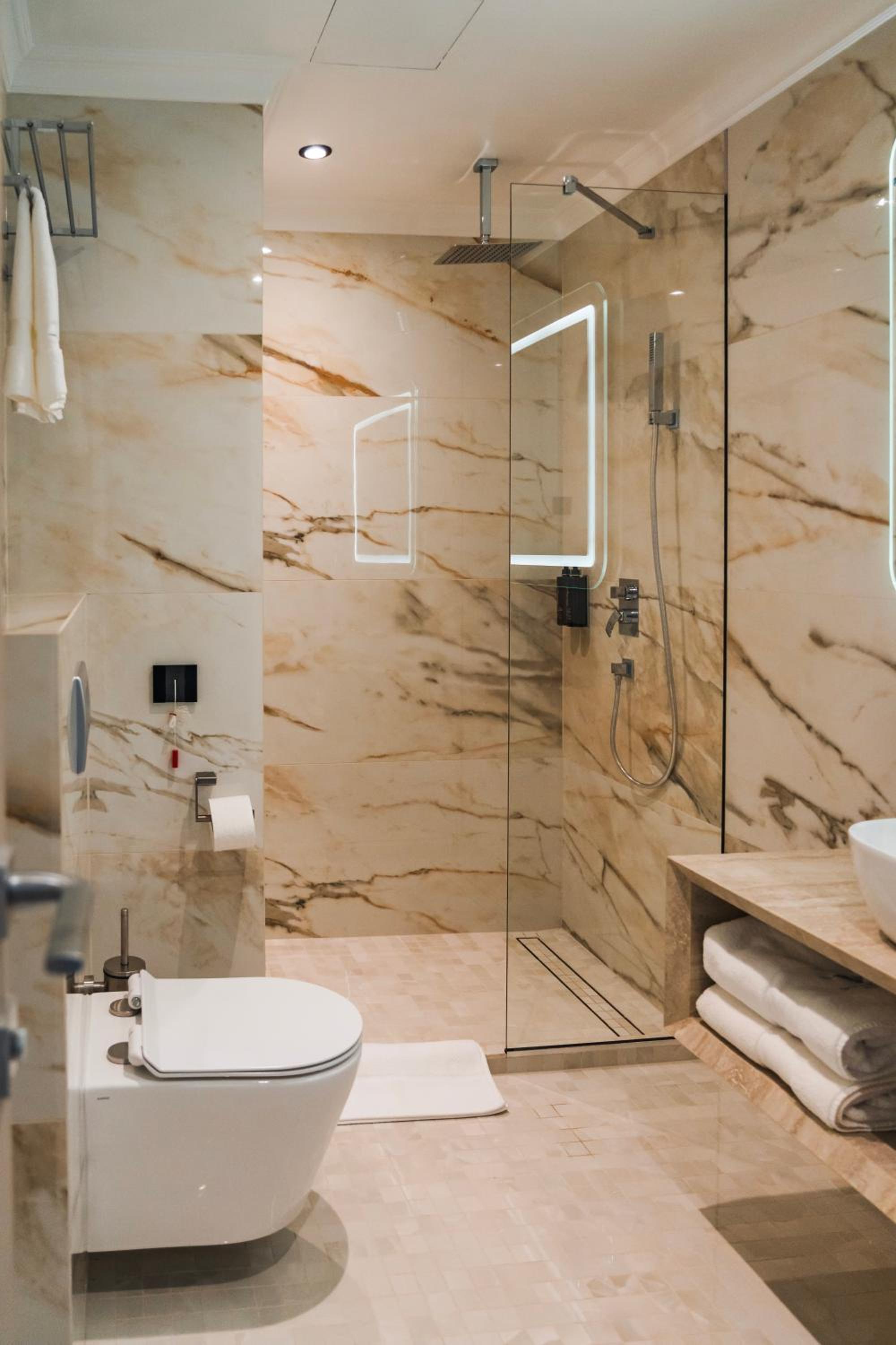 Superior Twin Room - Photo 10