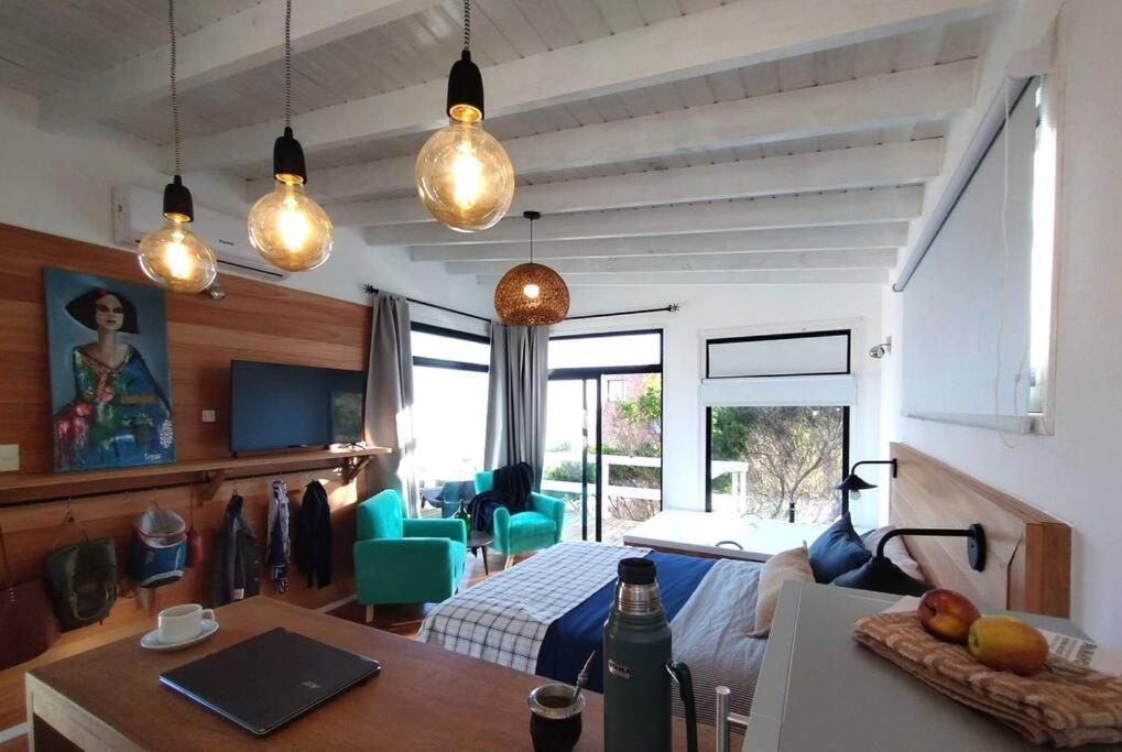 One-Bedroom Apartment photo 2