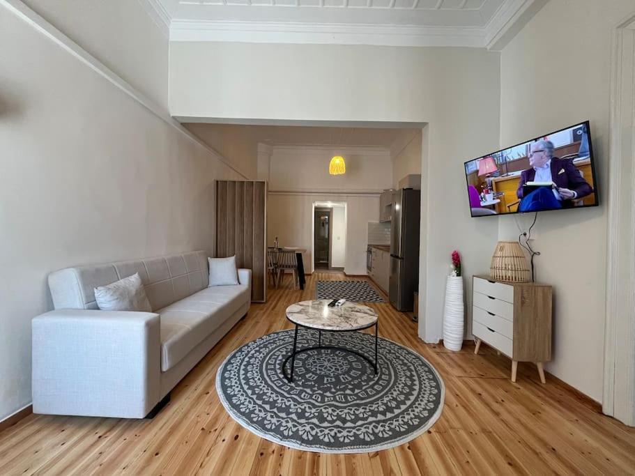 One-Bedroom House photo 1